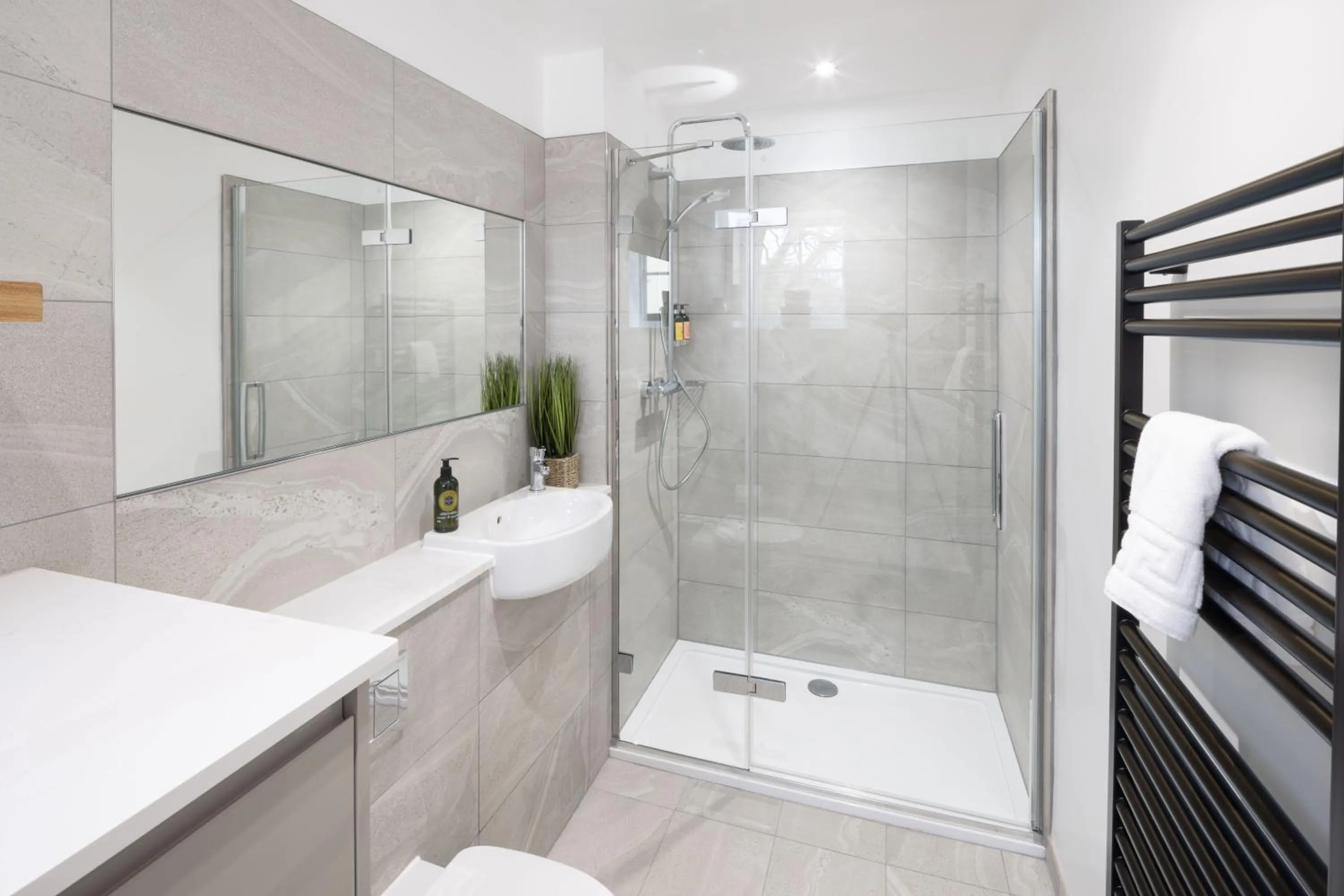 Shower in Redmayne House - Urban Apartments