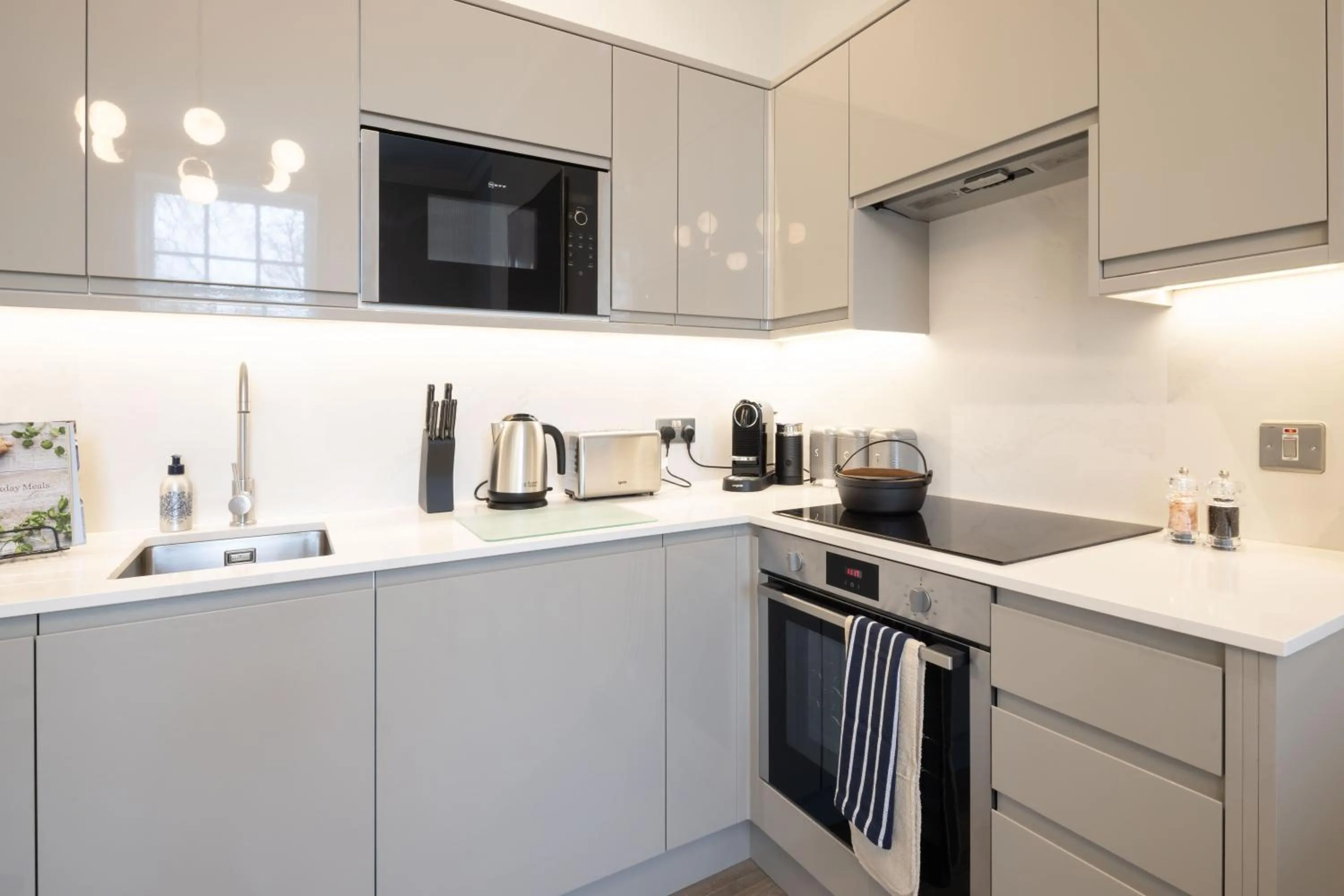 Coffee/tea facilities in Redmayne House - Urban Apartments