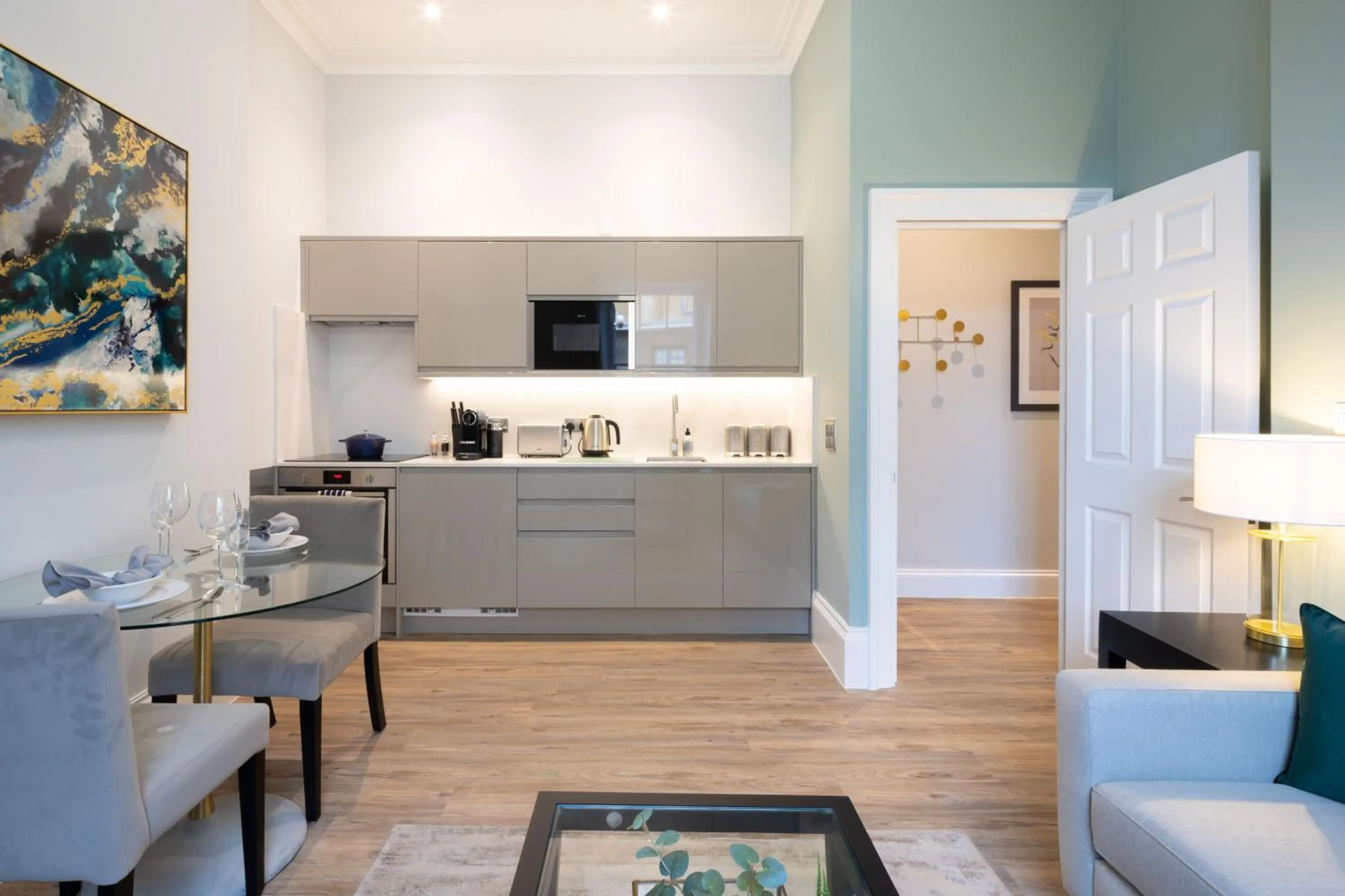 Coffee/tea facilities in Redmayne House - Urban Apartments