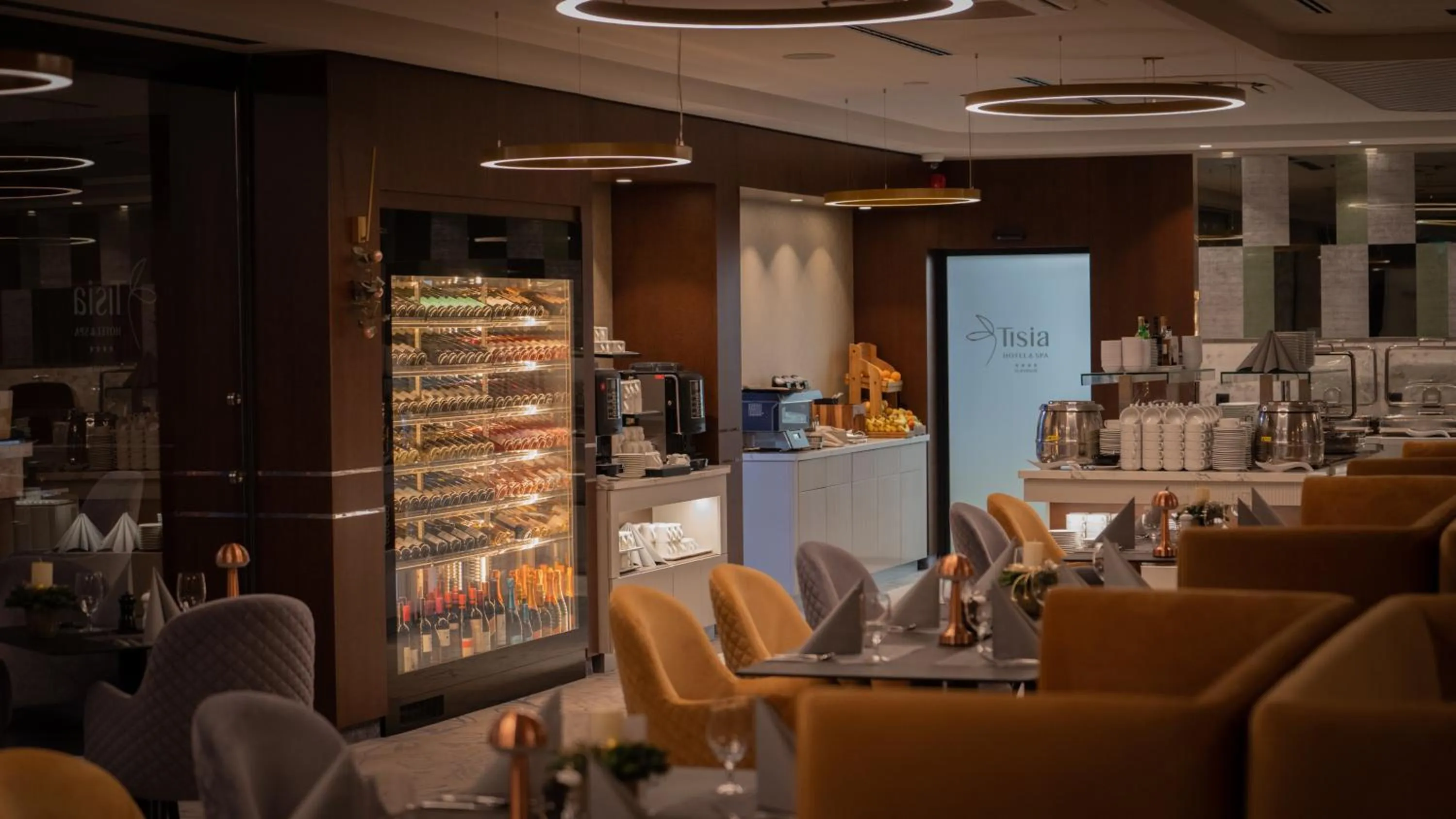 Restaurant/places to eat in Tisia Hotel & Spa