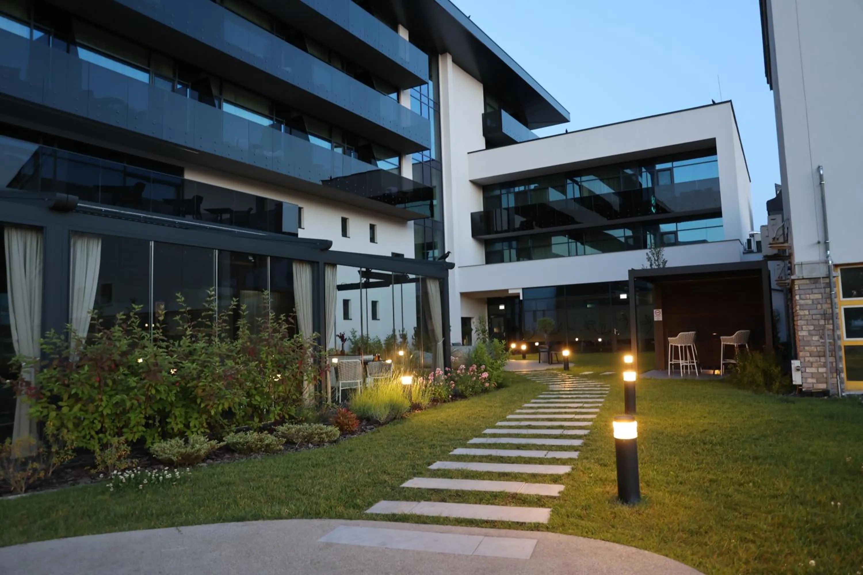 Garden in Tisia Hotel & Spa