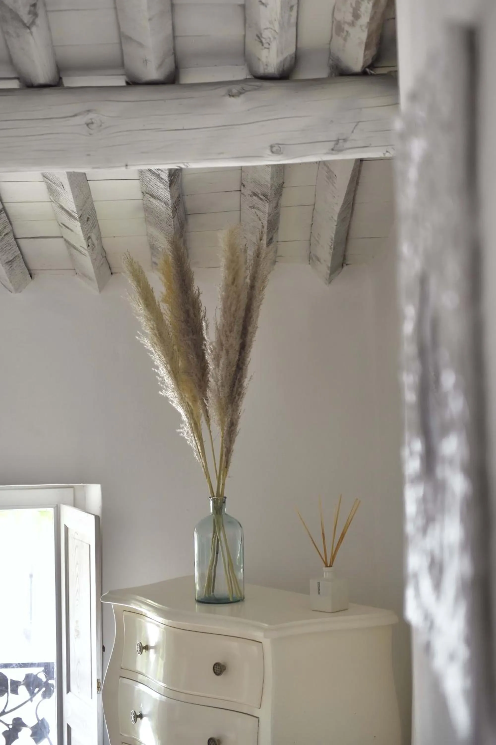 Decorative detail in La Maison de Lourmarin