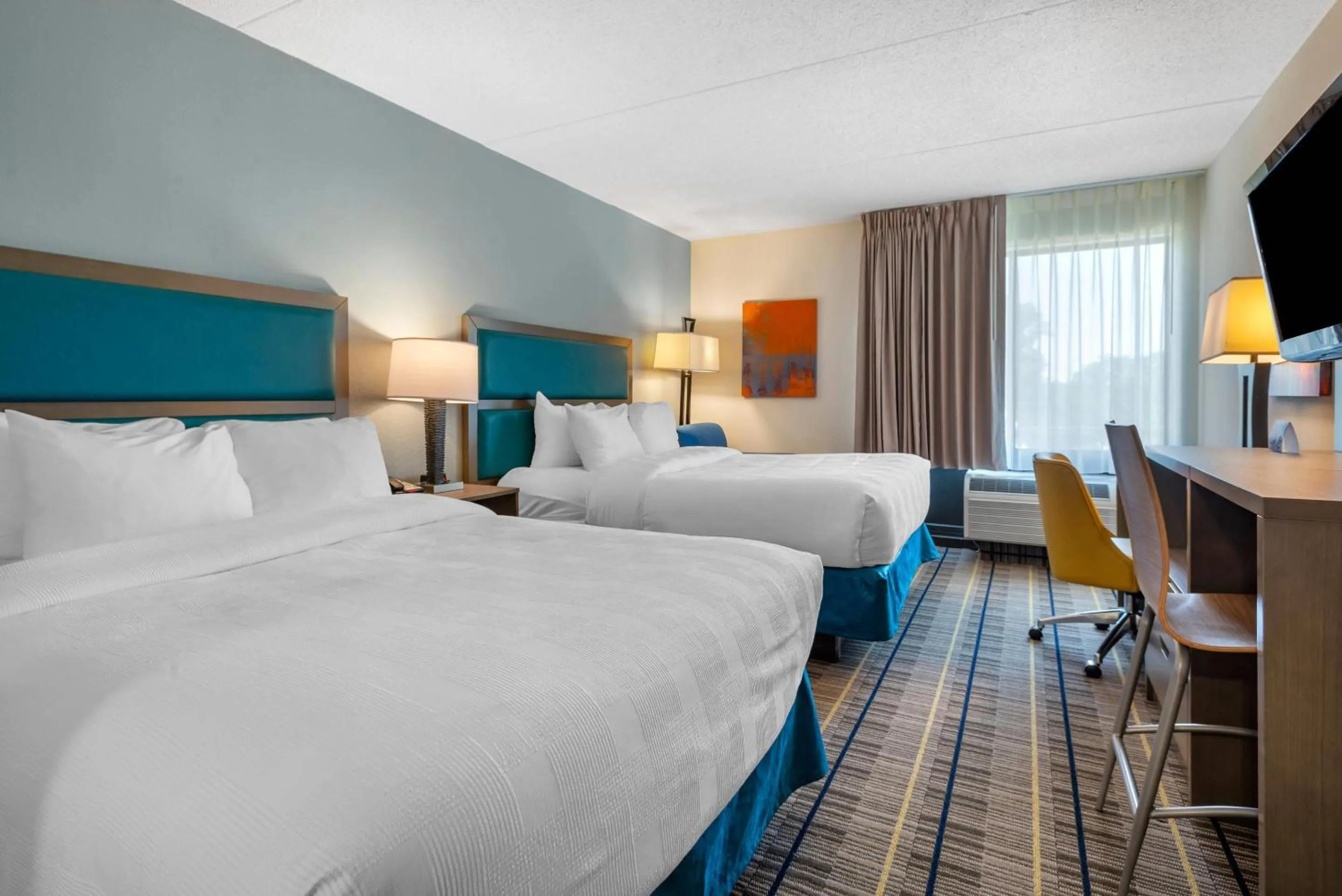 Bedroom, Bed in MainStay Suites Horsham - Philadelphia