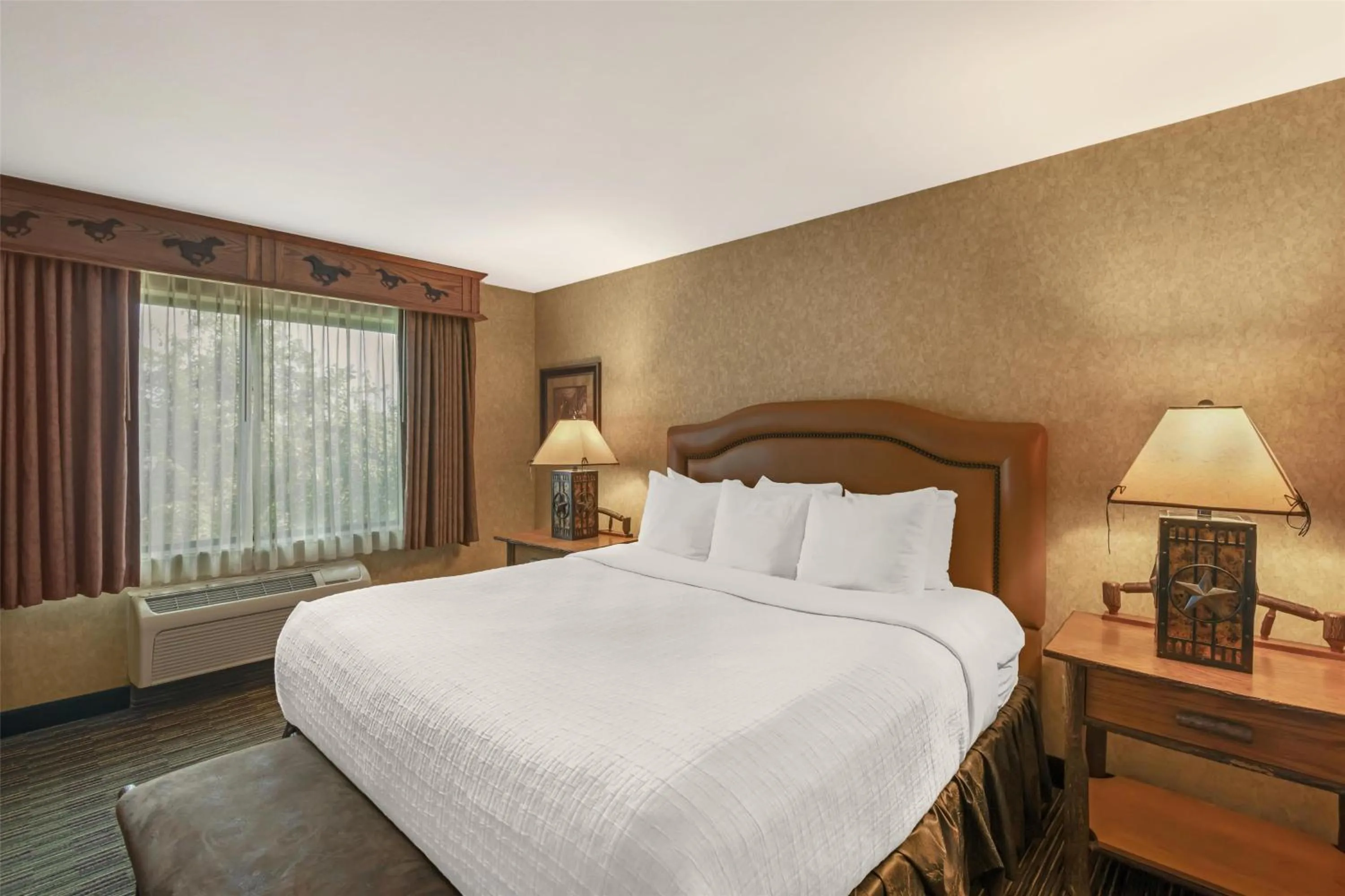 Bedroom, Bed in Best Western Plus Kelly Inn and Suites