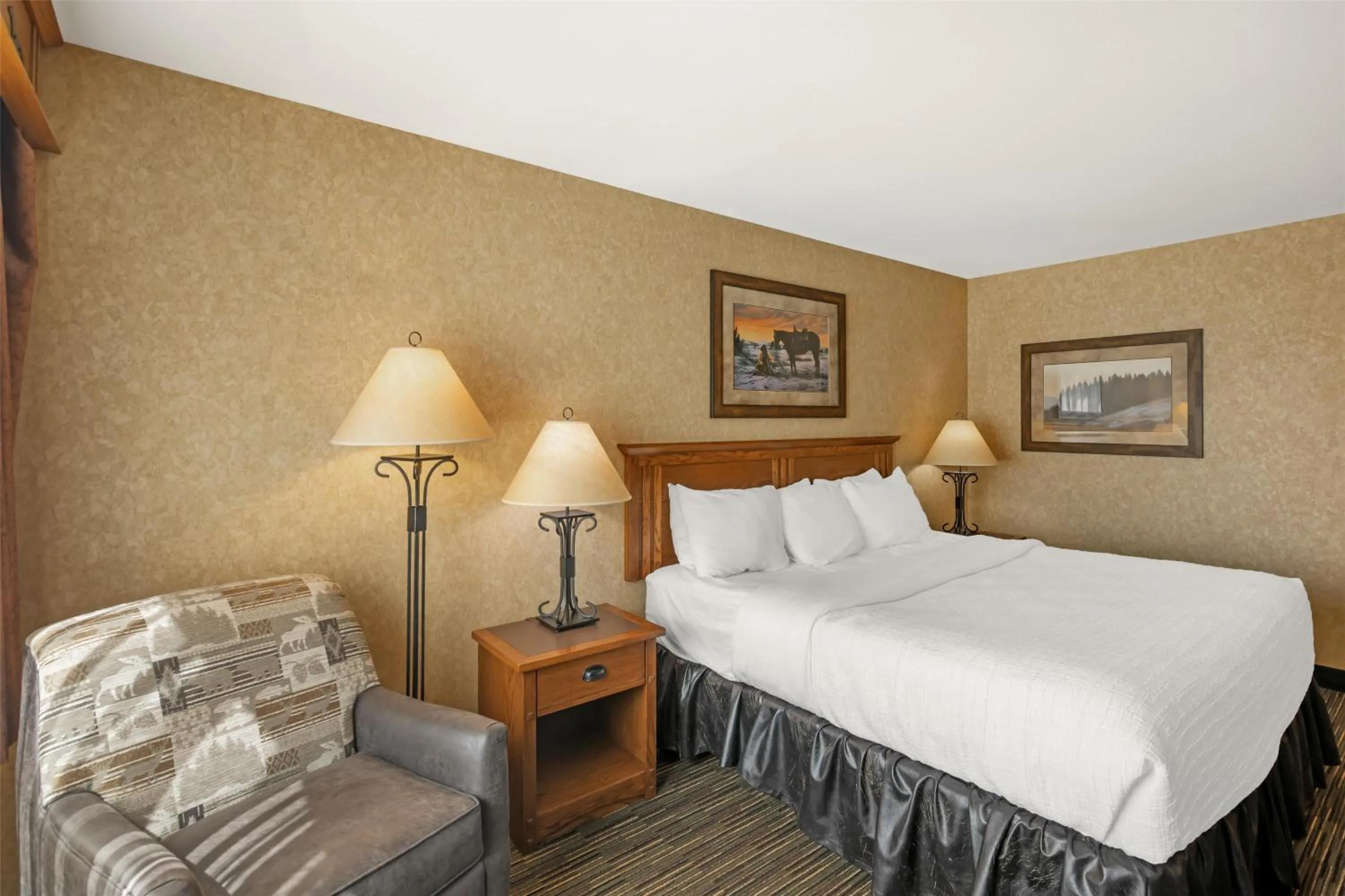 Bedroom, Bed in Best Western Plus Kelly Inn and Suites