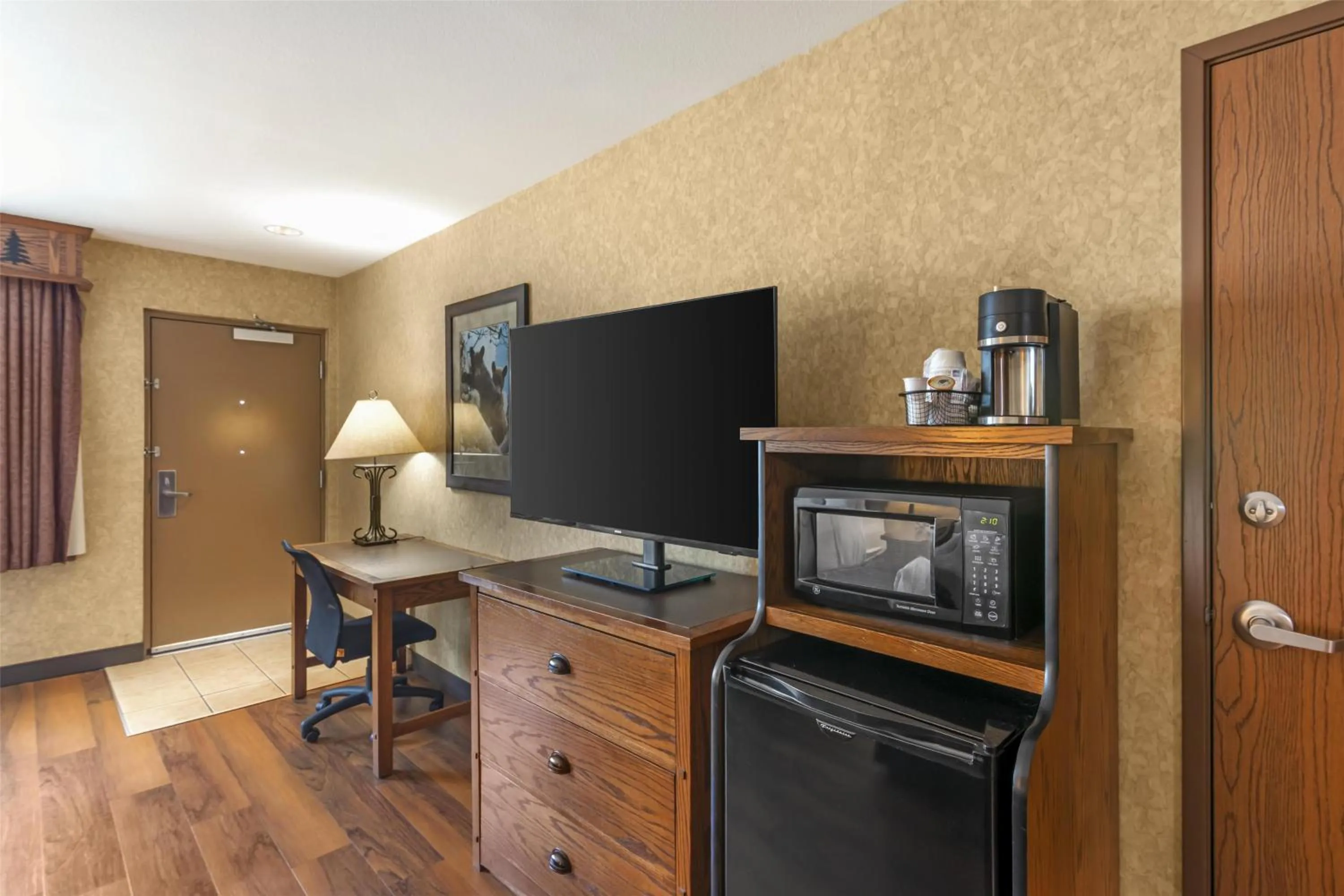 Bedroom in Best Western Plus Kelly Inn and Suites