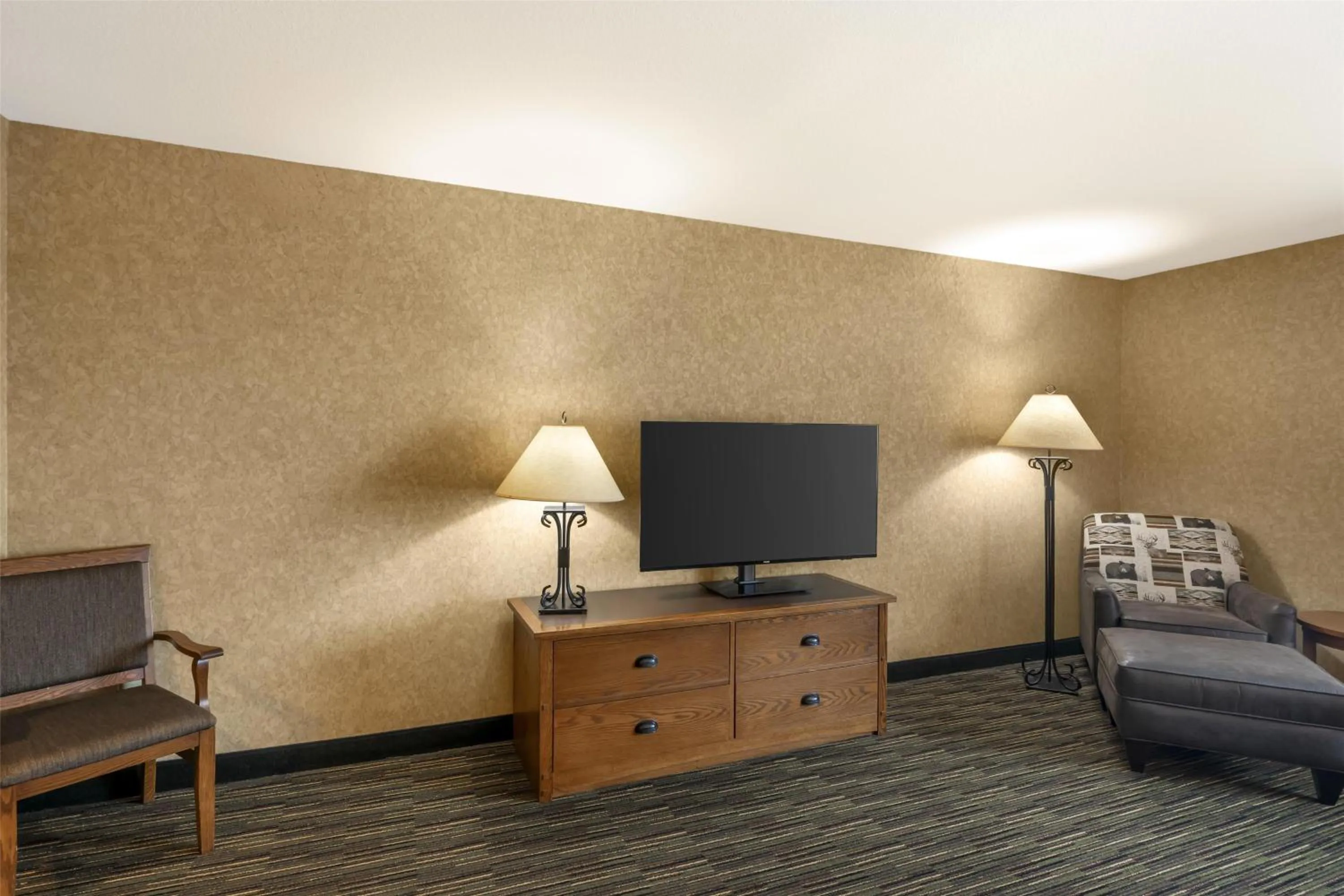 Bedroom in Best Western Plus Kelly Inn and Suites