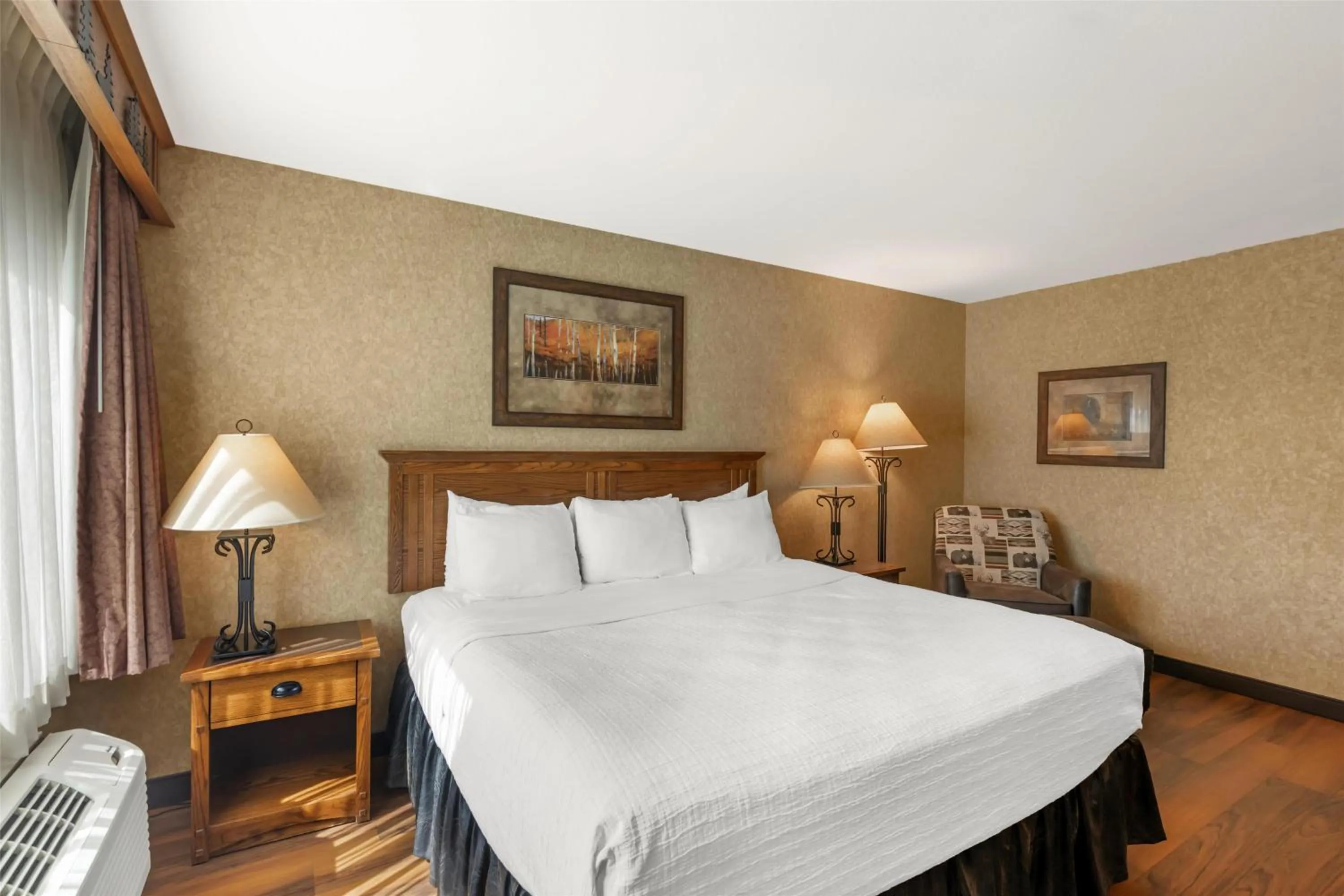 Bedroom, Bed in Best Western Plus Kelly Inn and Suites