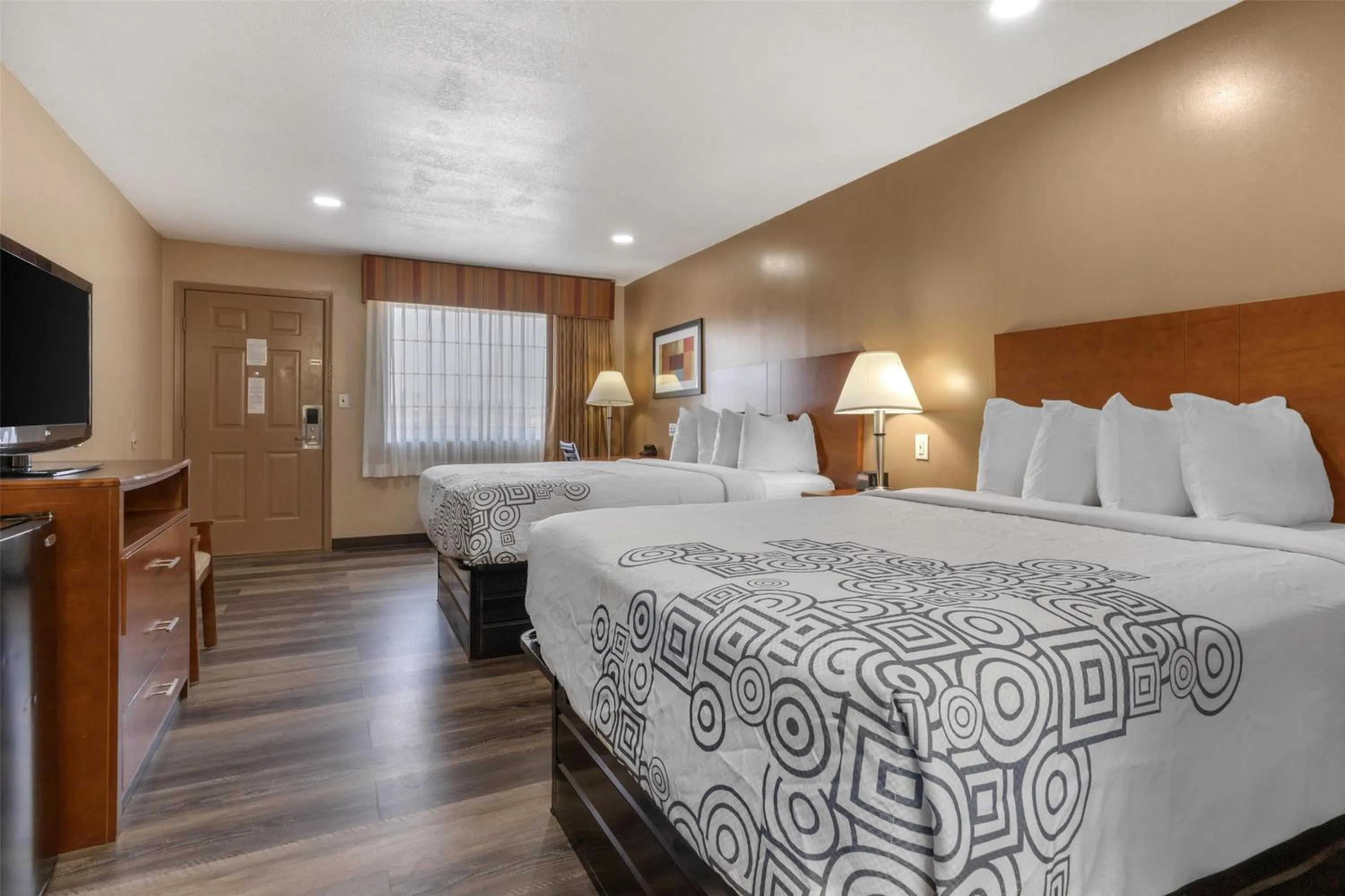 Bedroom, Bed in SureStay Plus Hotel by Best Western Poteau