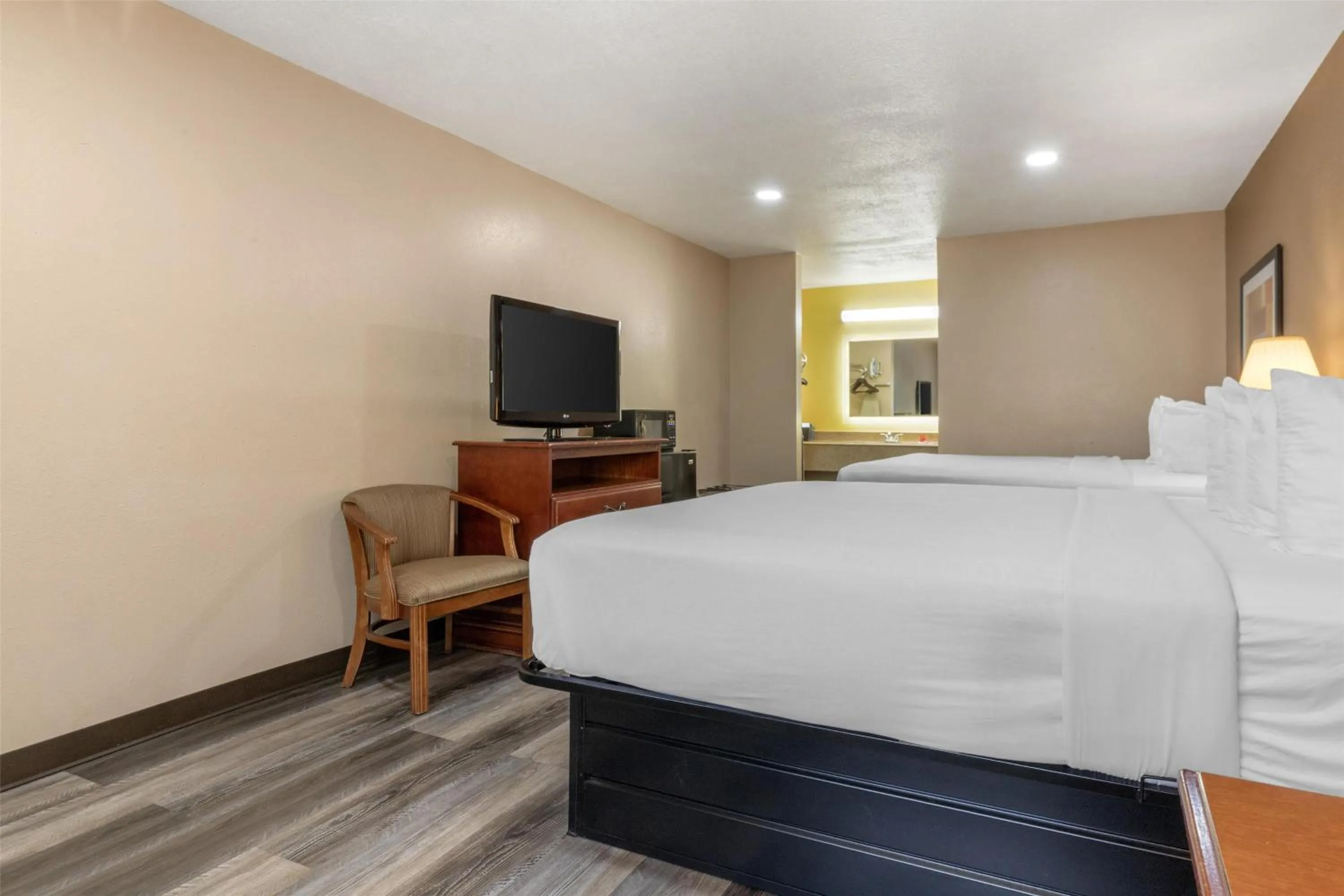 Bedroom, Bed in SureStay Plus Hotel by Best Western Poteau