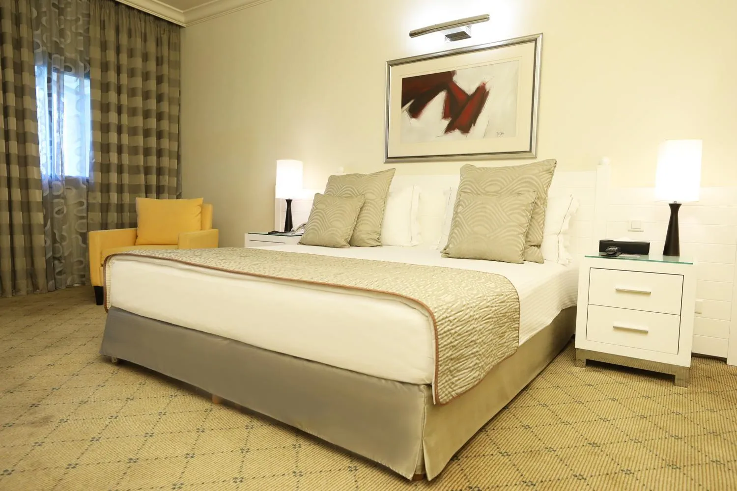 Bed in Le Royal Hotel - Beirut