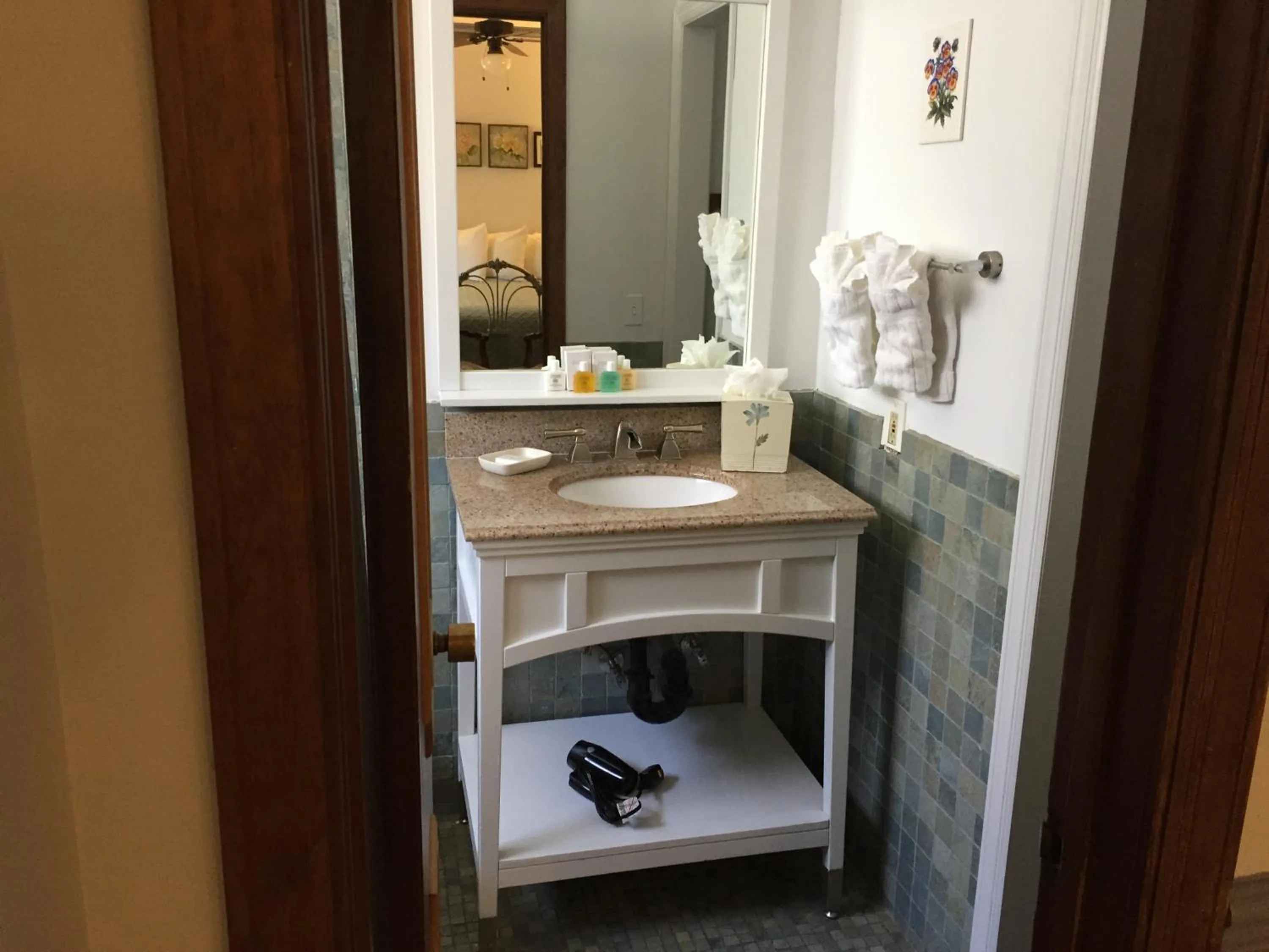 Bathroom in Catalina Island Seacrest Inn