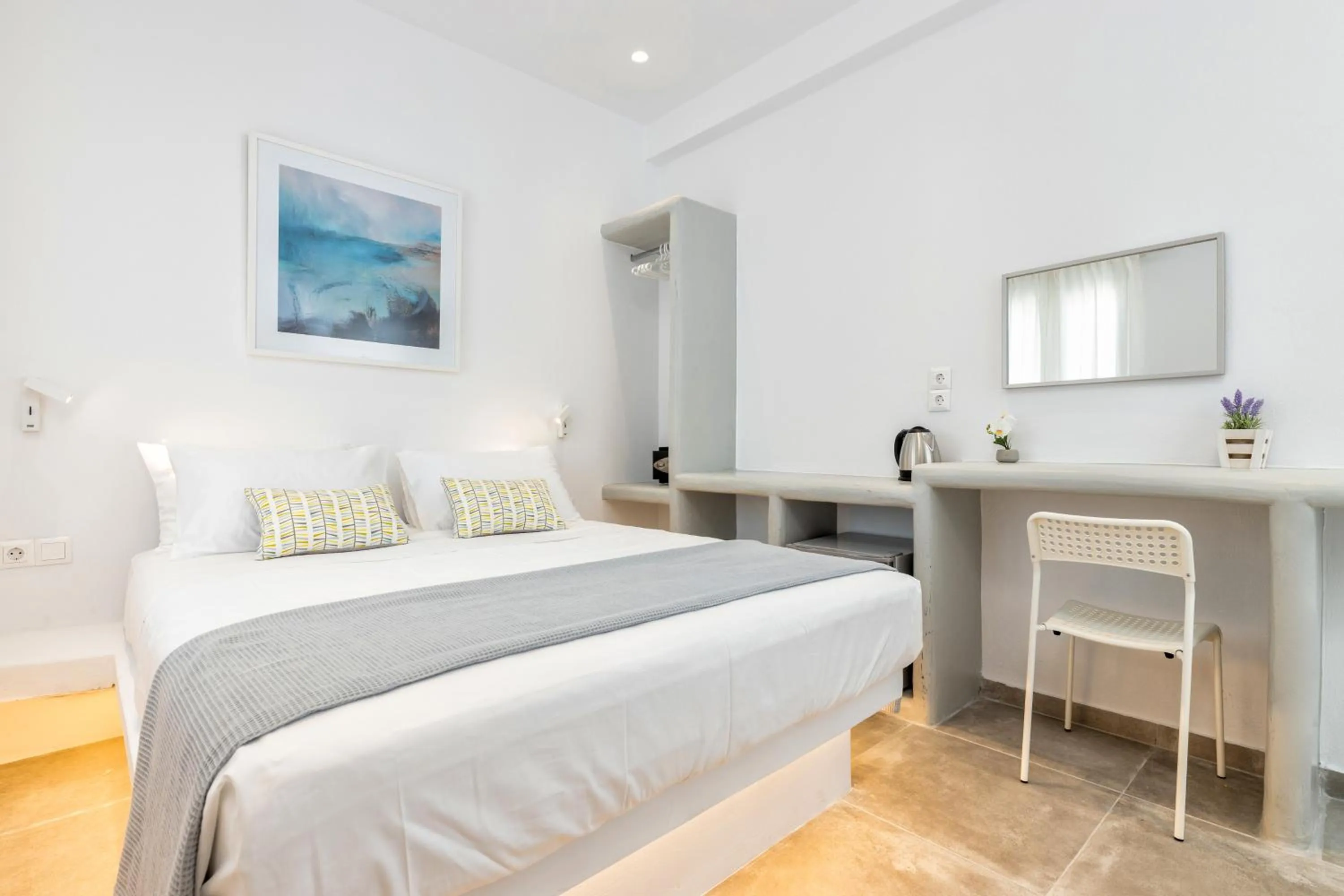 Photo of the whole room, Bed in Pelican Paros