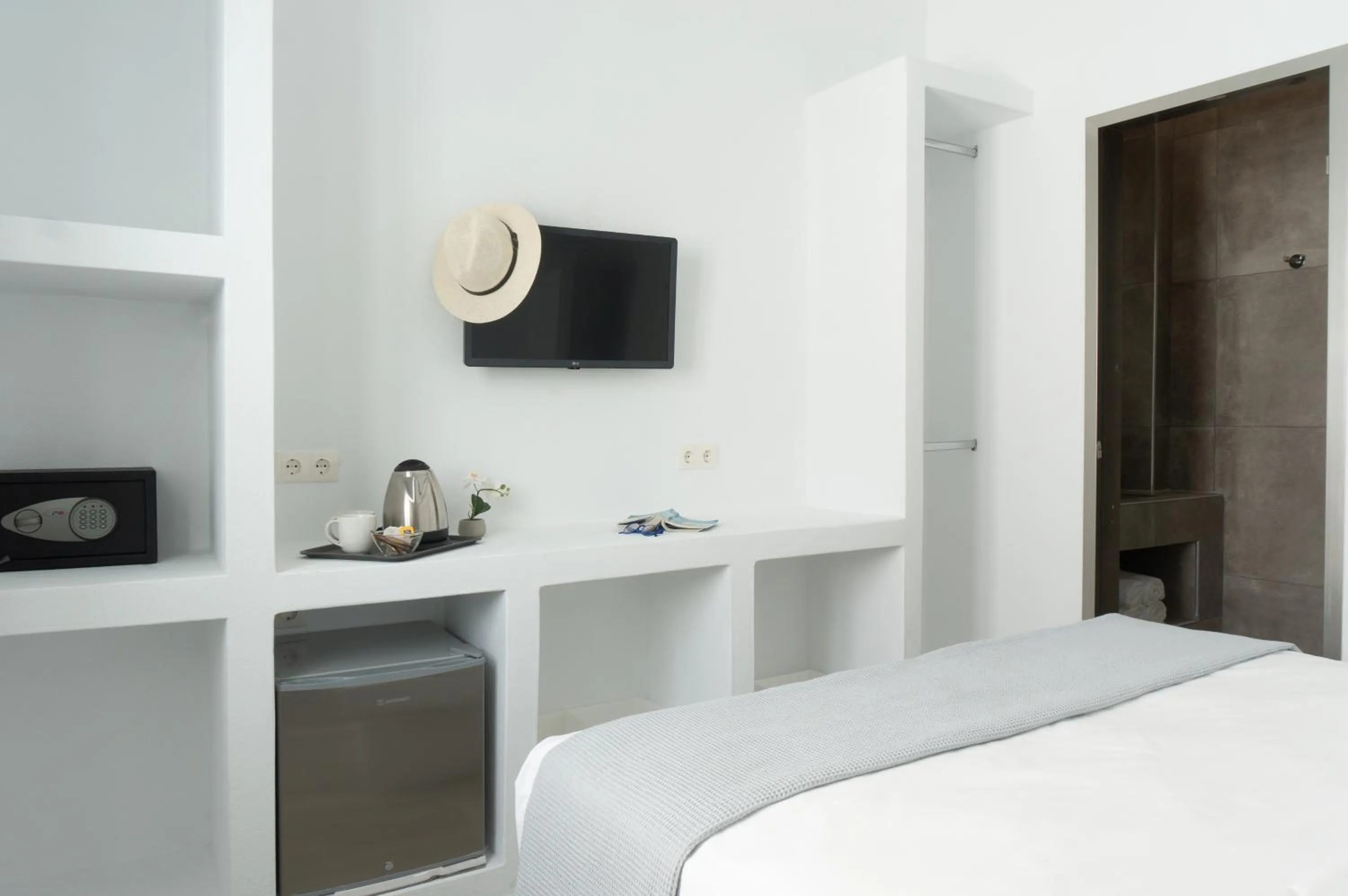 TV and multimedia, Bed in Pelican Paros
