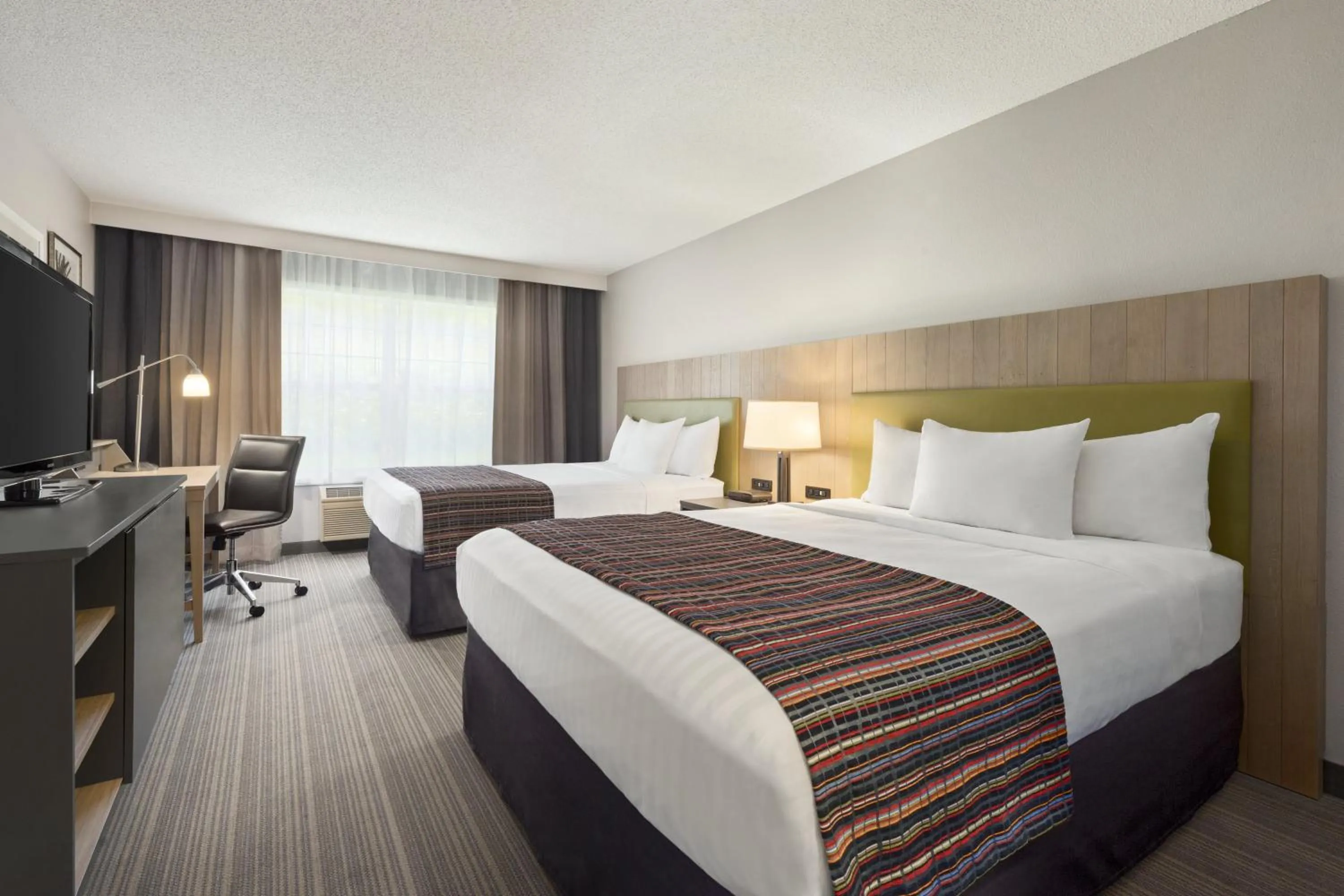 Photo of the whole room, Bed in Country Inn & Suites by Radisson, Decorah, IA