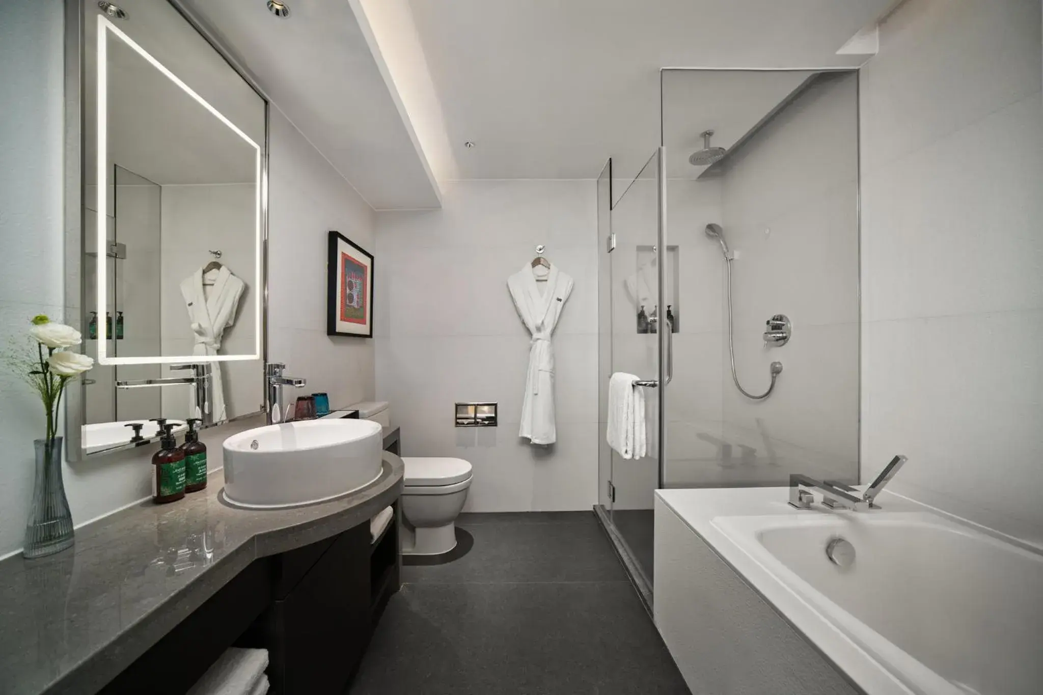 Standard King Room - Accessible in Crowne Plaza Beijing International Airport by IHG Standard King Room - Accessible in Crowne Plaza Beijing International Airport by IHG