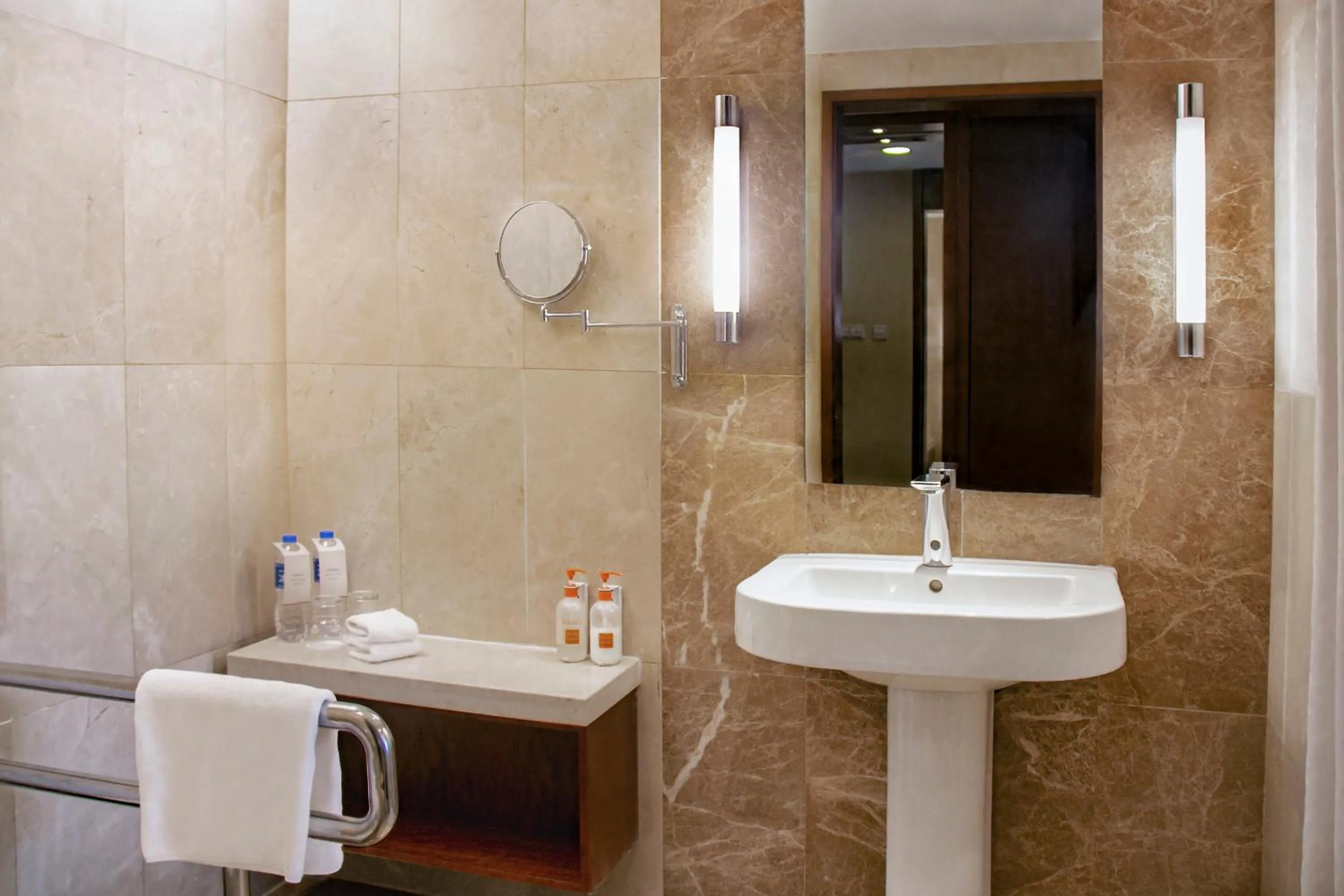 Shower in Crowne Plaza Beijing International Airport by IHG