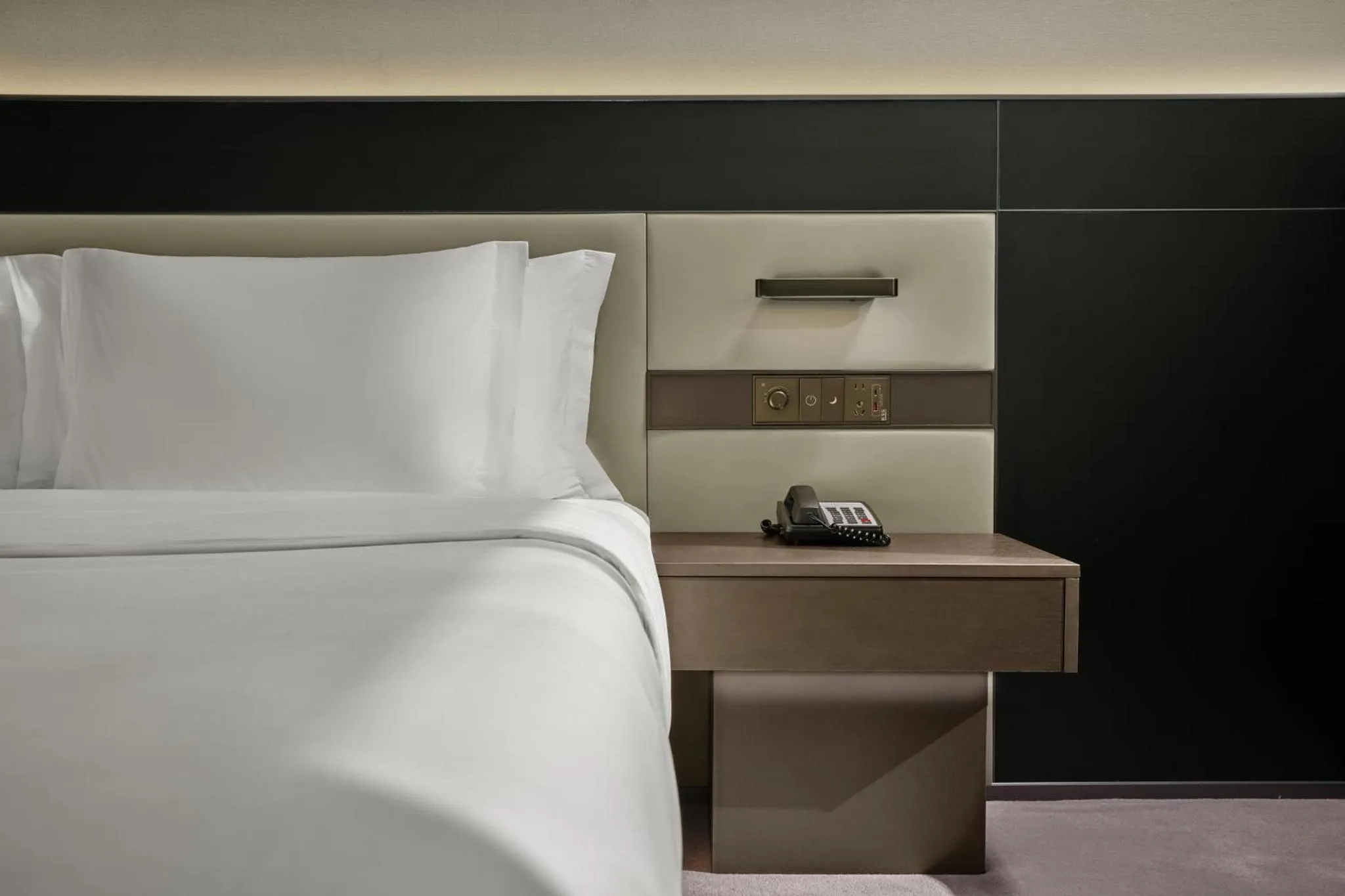 Photo of the whole room, Bed in Crowne Plaza Beijing International Airport by IHG