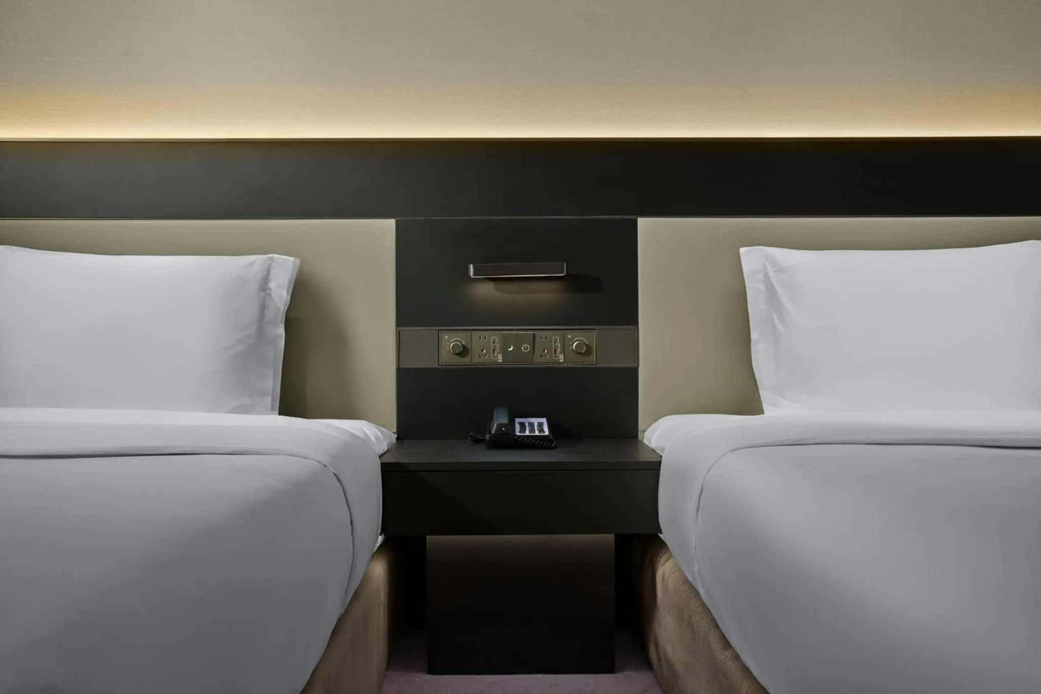 Photo of the whole room, Bed in Crowne Plaza Beijing International Airport by IHG
