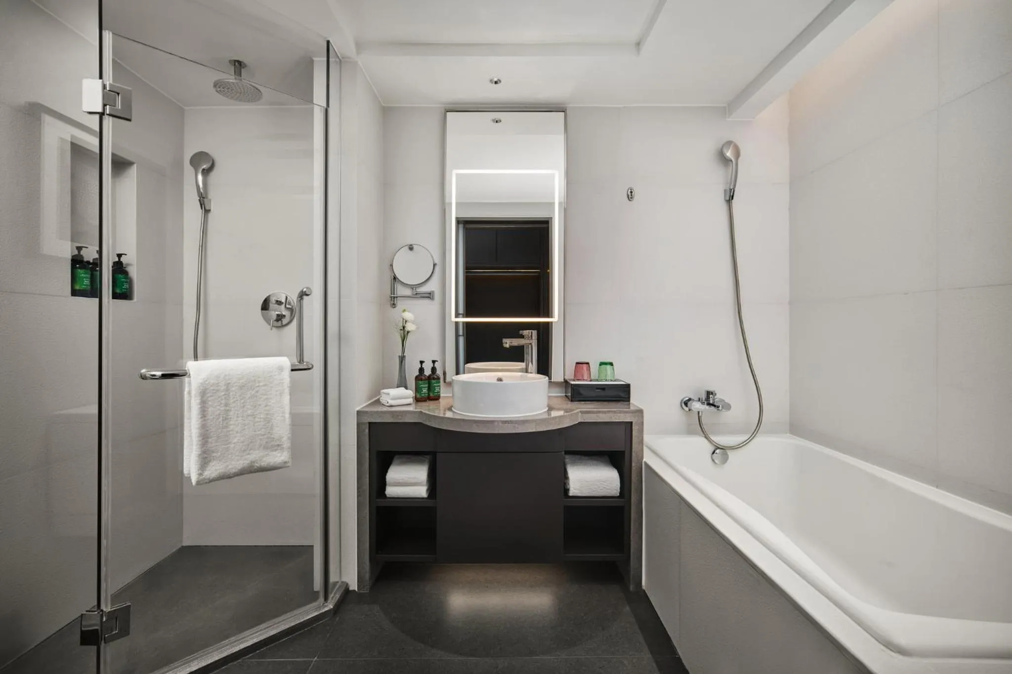 Bedroom in Crowne Plaza Beijing International Airport by IHG