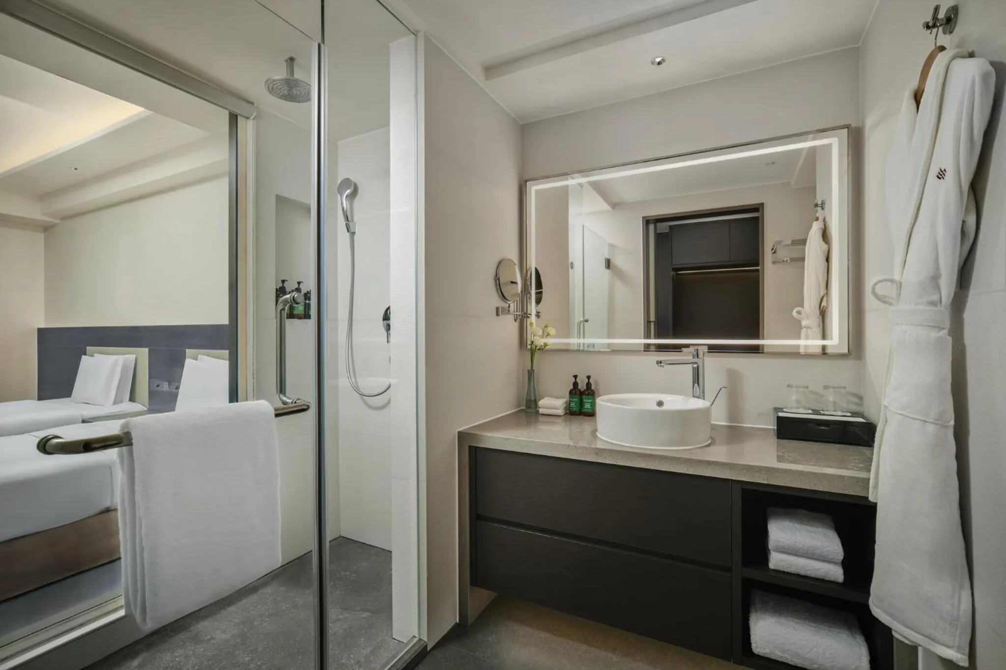 Bathroom, Bed in Crowne Plaza Beijing International Airport by IHG