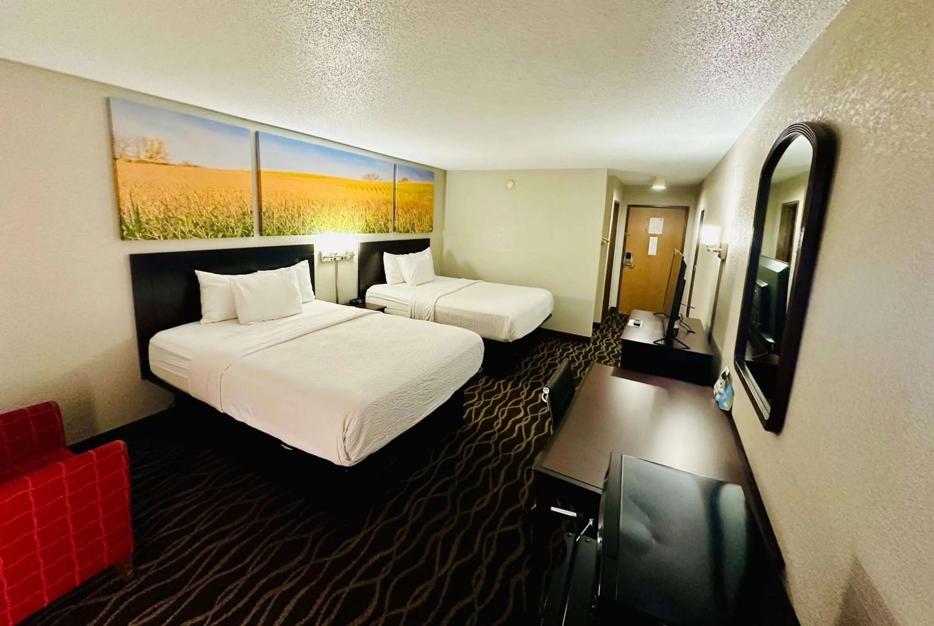 Photo of the whole room, Bed in Days Inn & Suites by Wyndham Casey