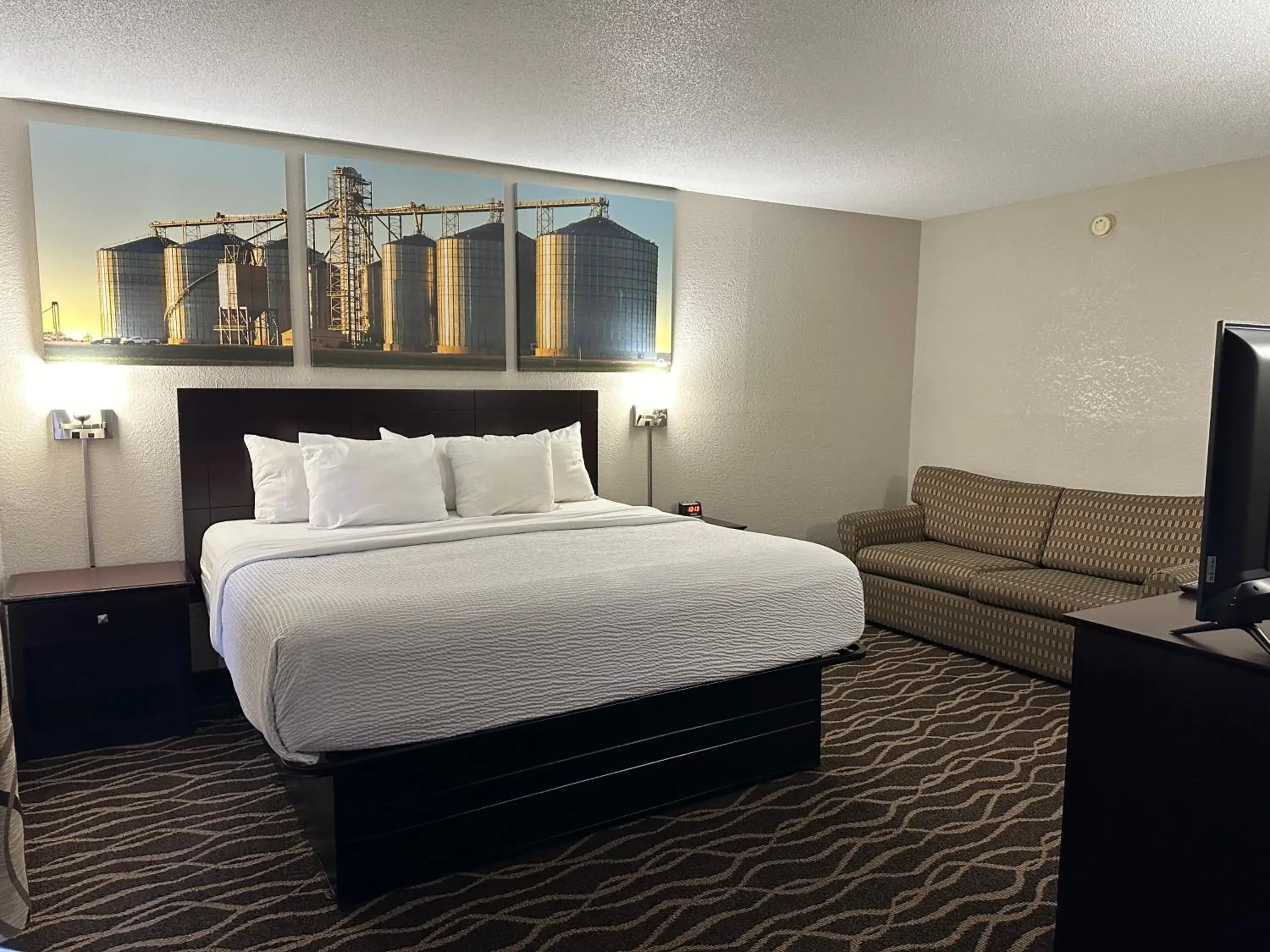 King Studio Suite - Non-Smoking in Days Inn & Suites by Wyndham Casey King Studio Suite - Non-Smoking in Days Inn & Suites by Wyndham Casey