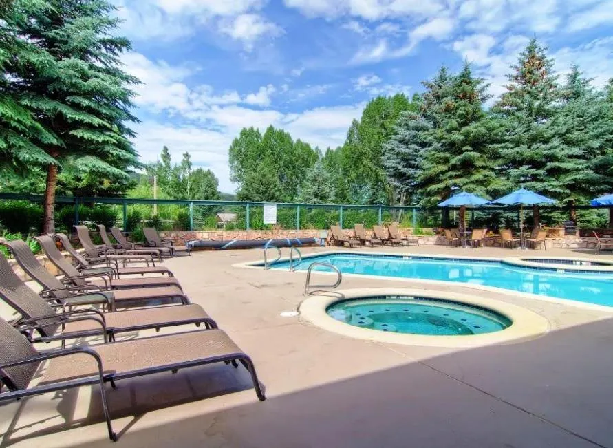 Swimming pool in GetAways at Falcon Point Resort