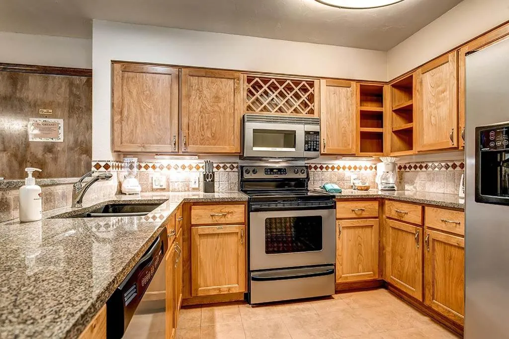 Kitchen or kitchenette in GetAways at Falcon Point Resort