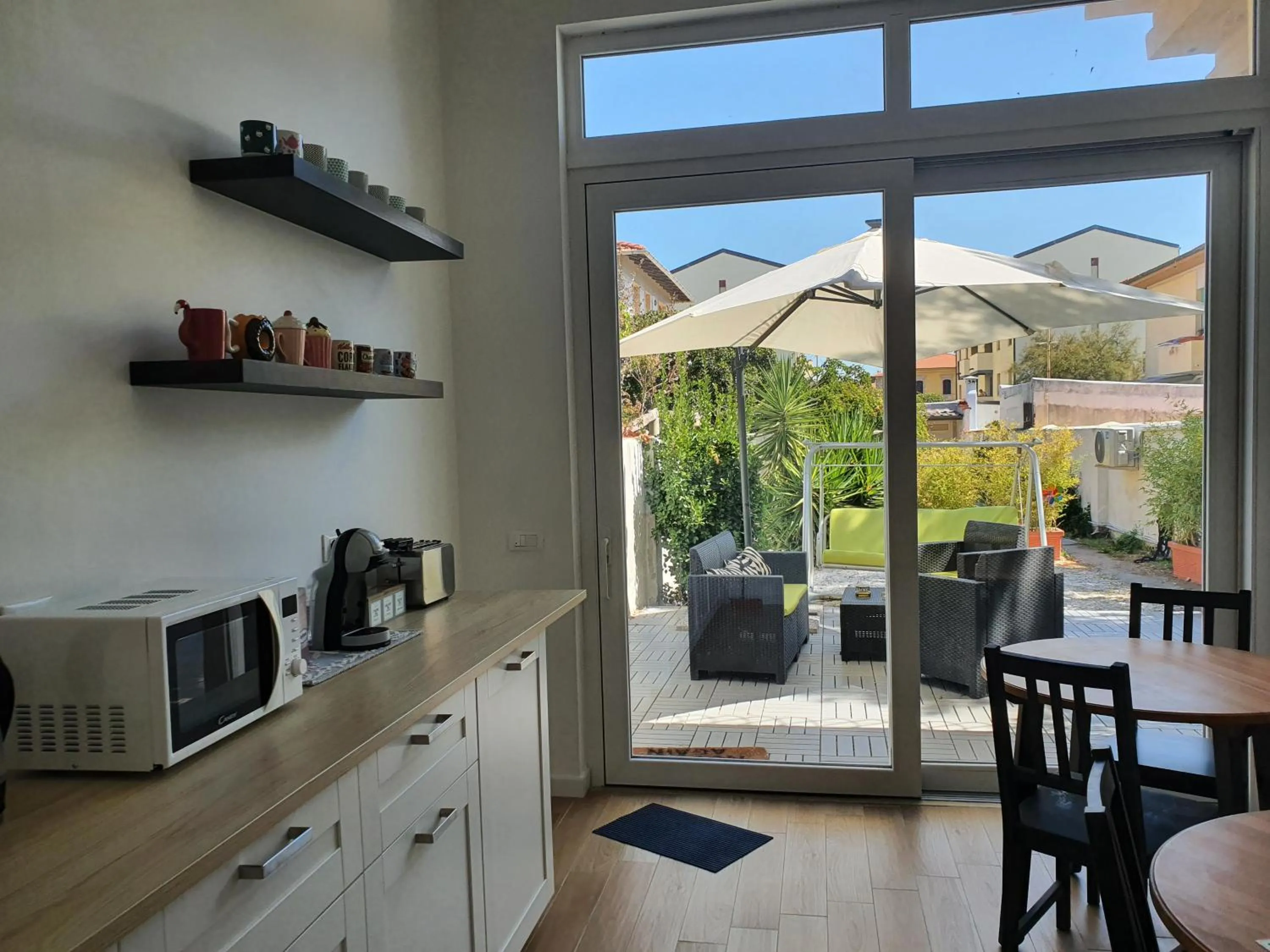 Communal kitchen in Annemarie B&B