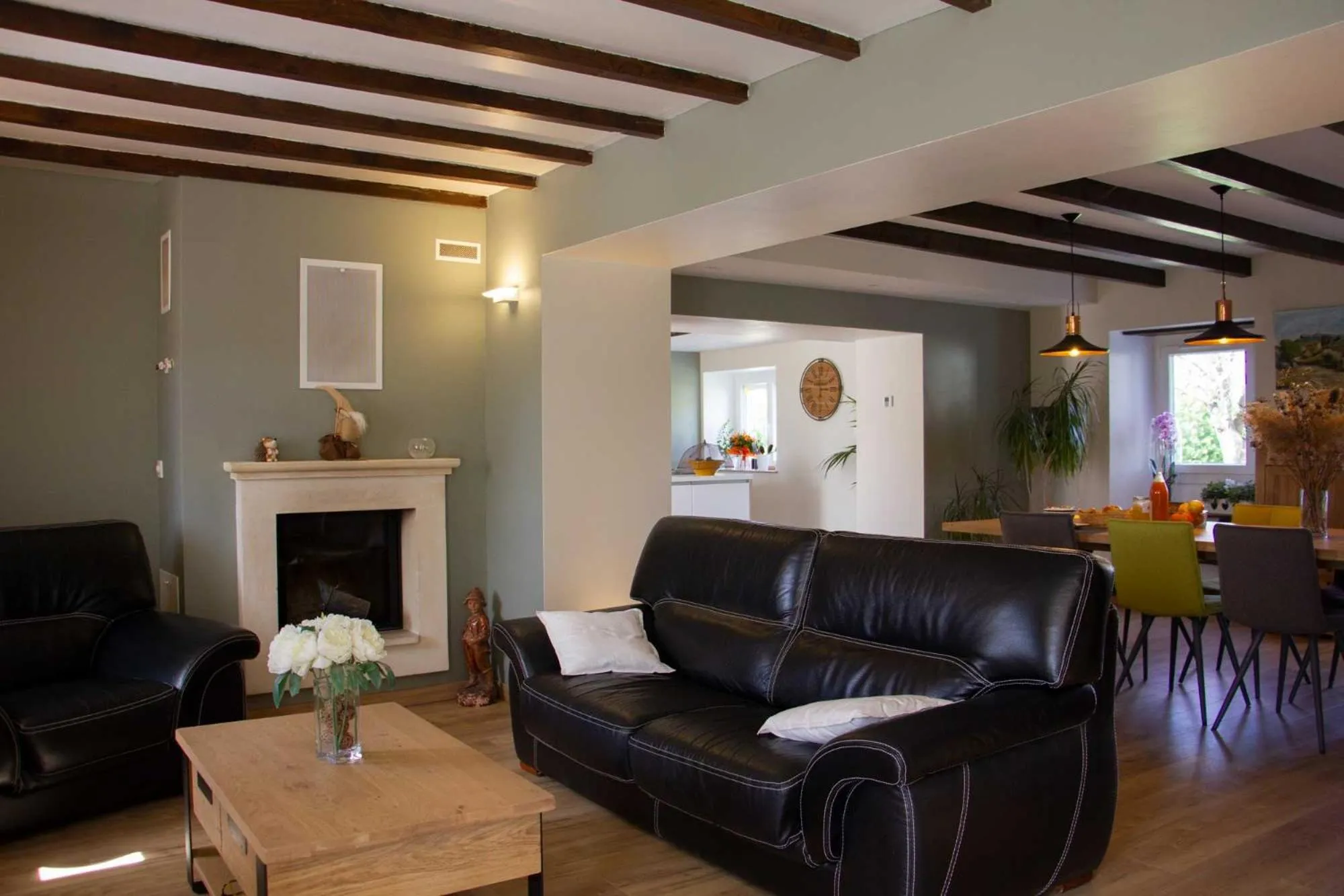 Communal lounge/ TV room in Mas de Chaufondes