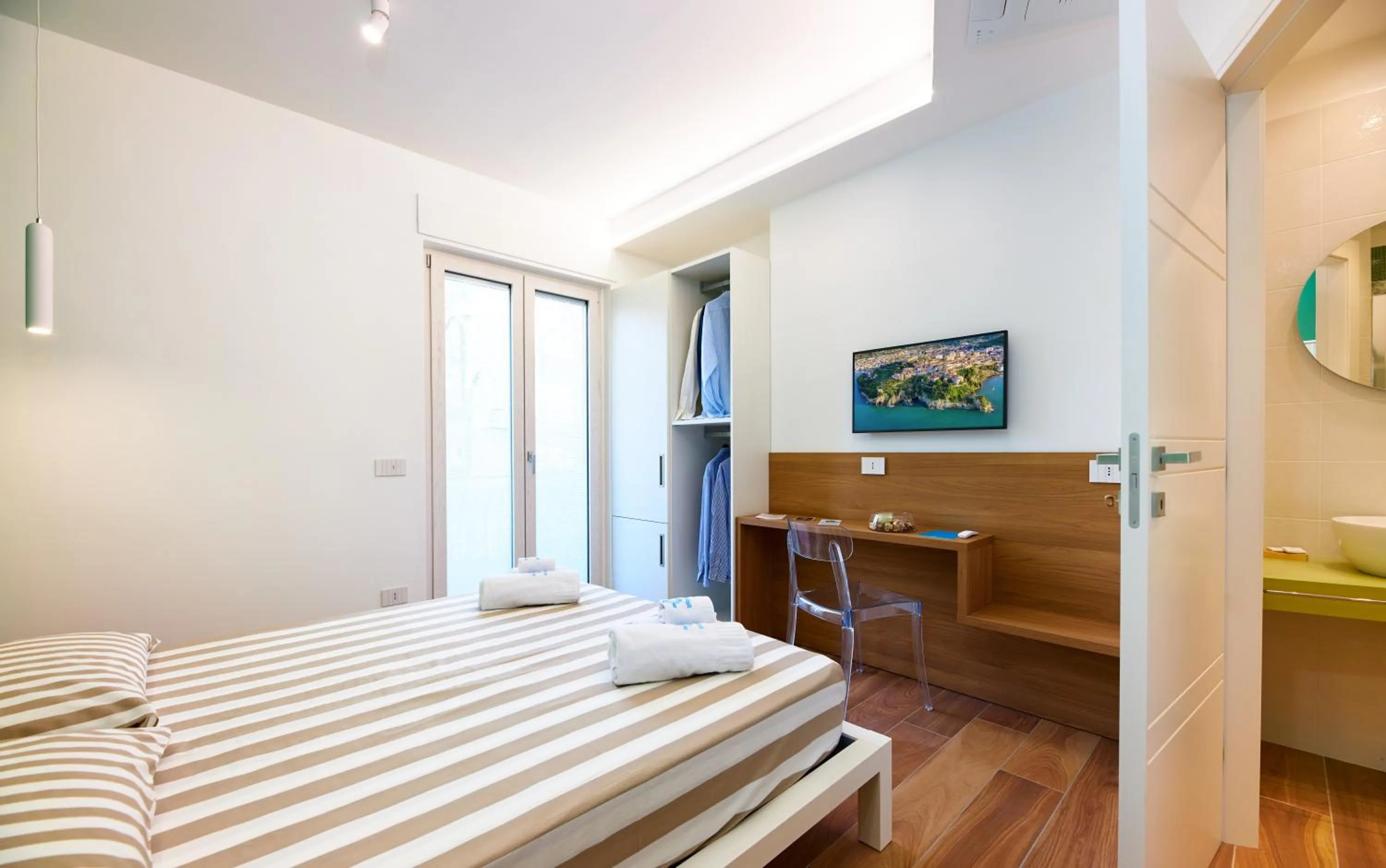 TV and multimedia, Bed in ZEROPENSIERI B&B