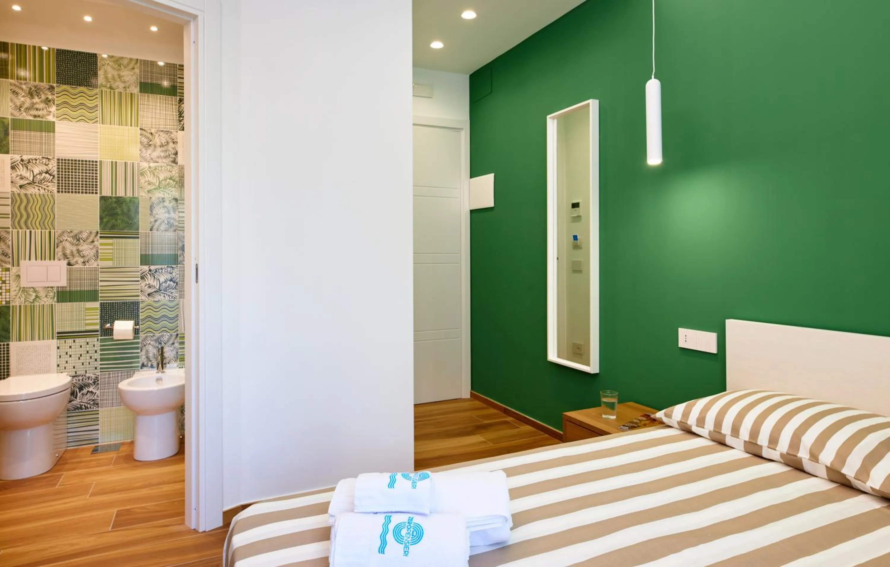 Photo of the whole room, Bed in ZEROPENSIERI B&B