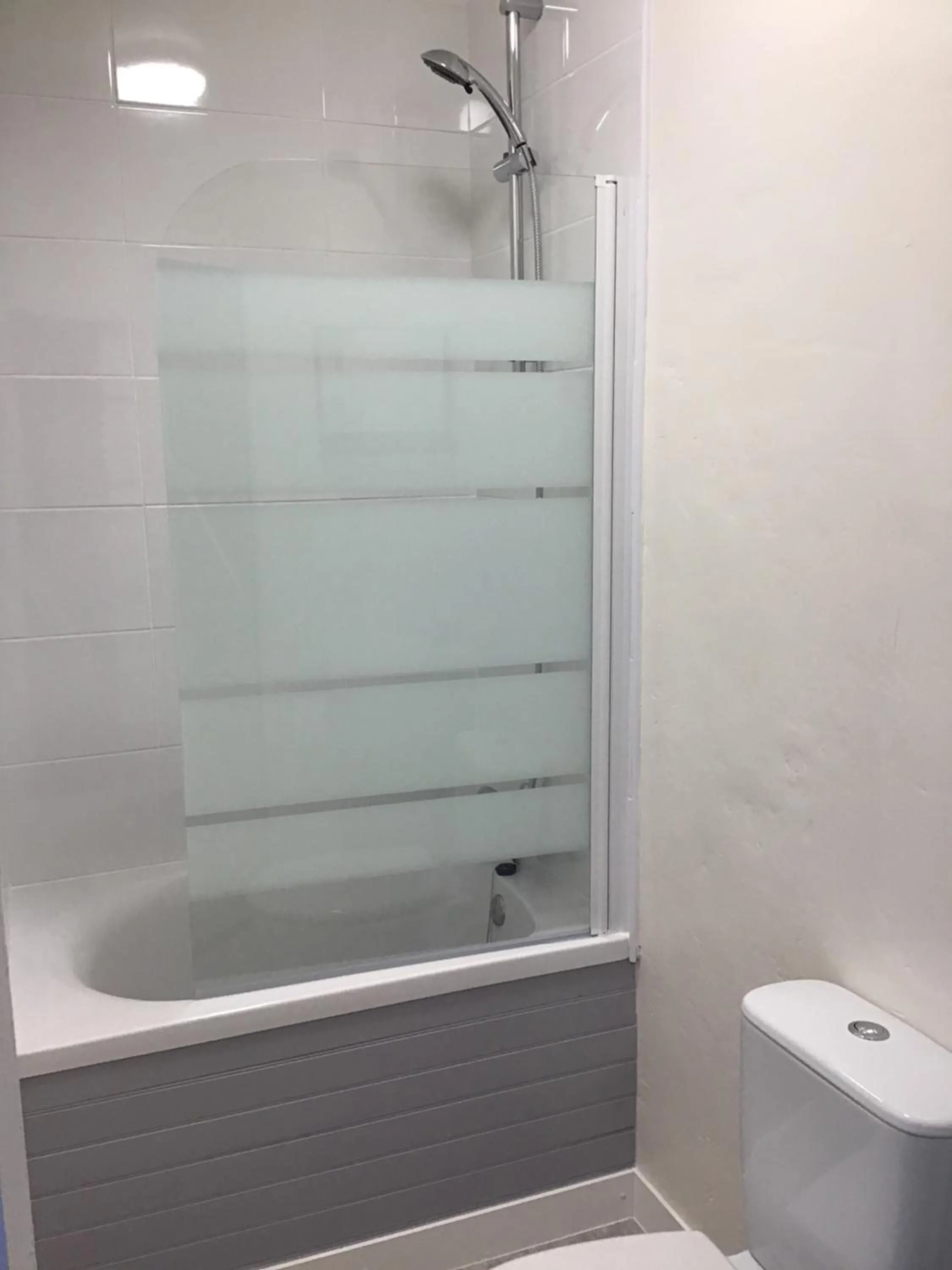 Bathroom in Numéro 96 chambre d hôtes