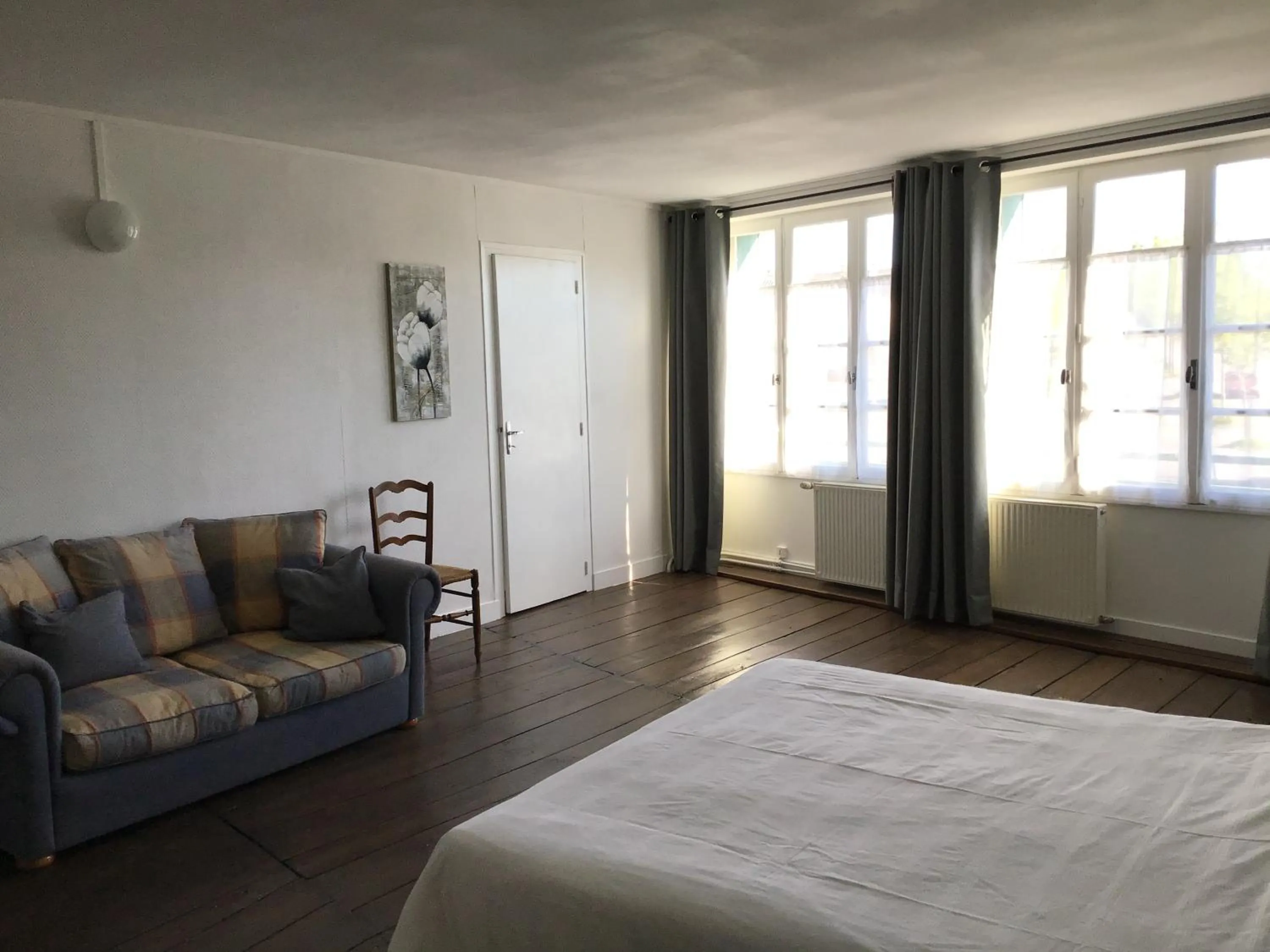 Photo of the whole room, Bed in Numéro 96 chambre d hôtes