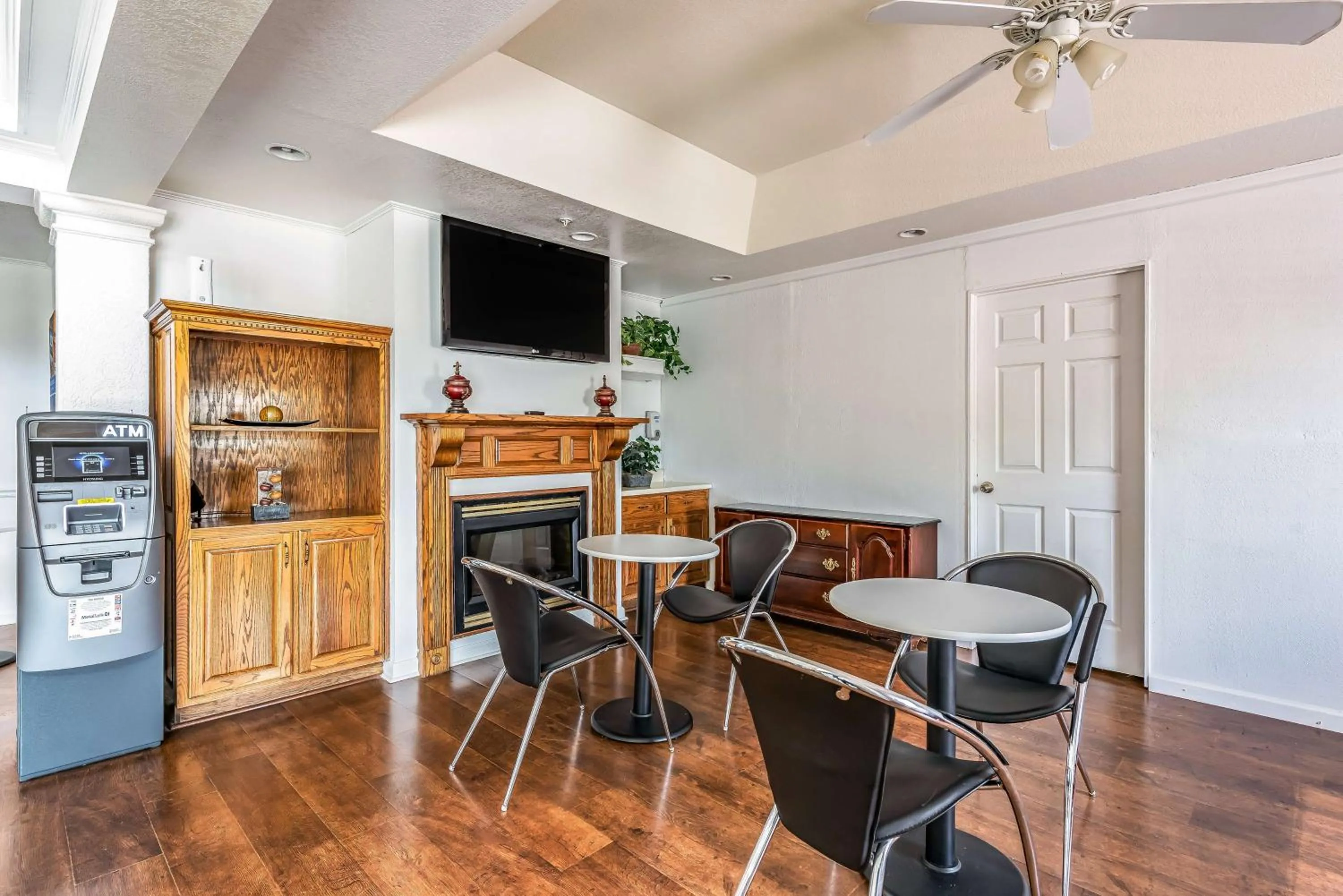 Restaurant/places to eat in Motel 6-Shreveport, LA