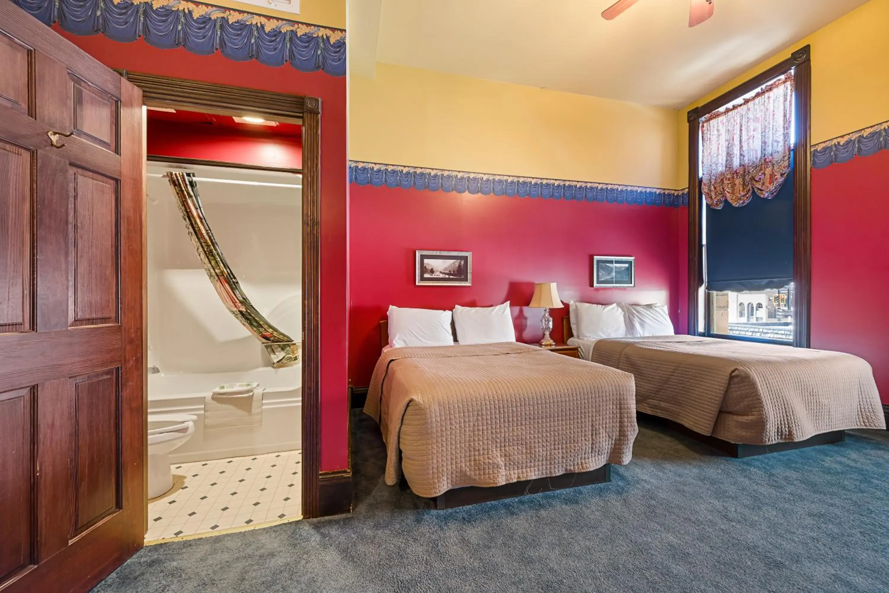 Double Room with Two Double Beds - Non-Smoking in Historic Iron Horse Inn - Deadwood Double Room with Two Double Beds - Non-Smoking in Historic Iron Horse Inn - Deadwood