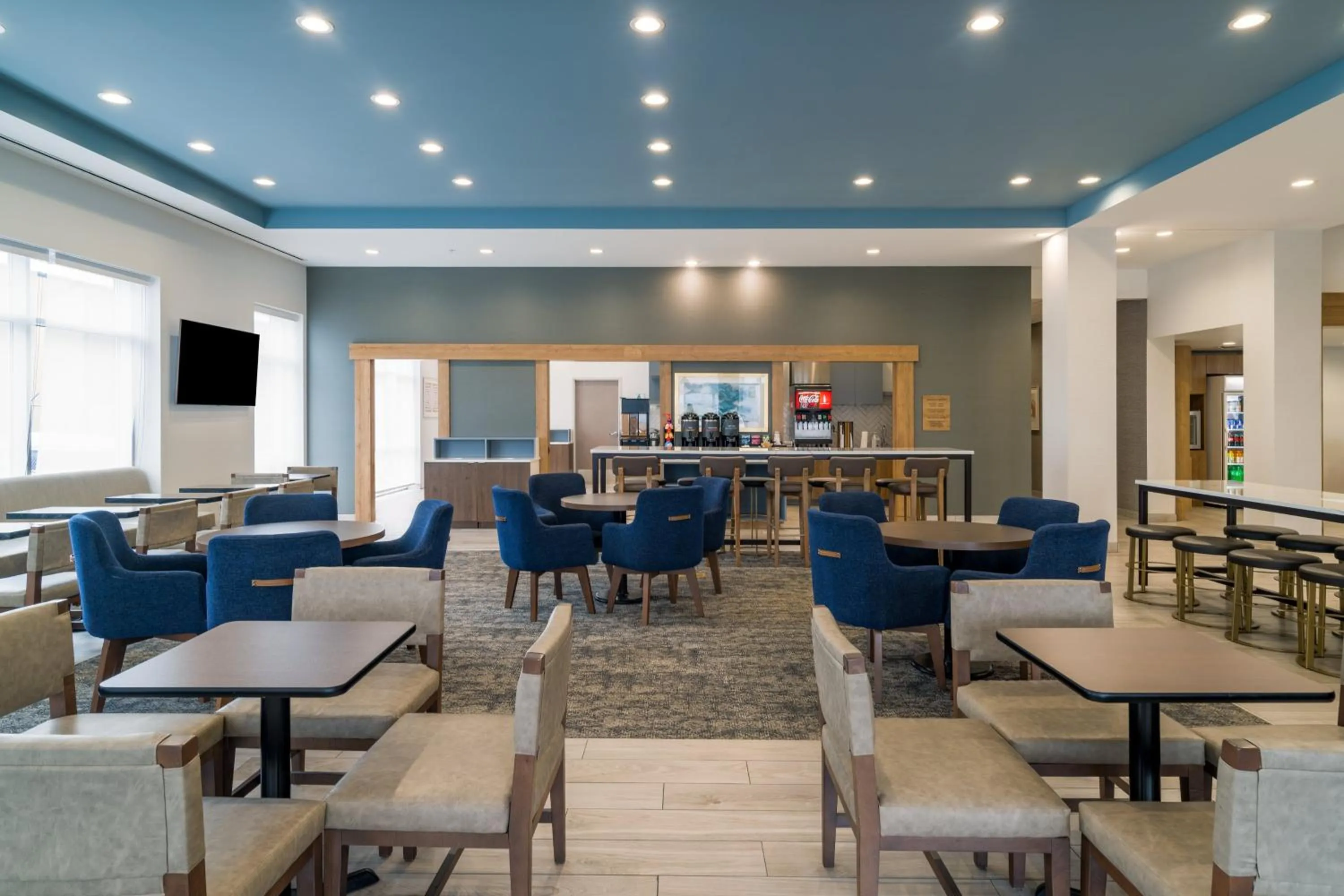 Restaurant/places to eat in Staybridge Suites - Louisville - Expo Center by IHG