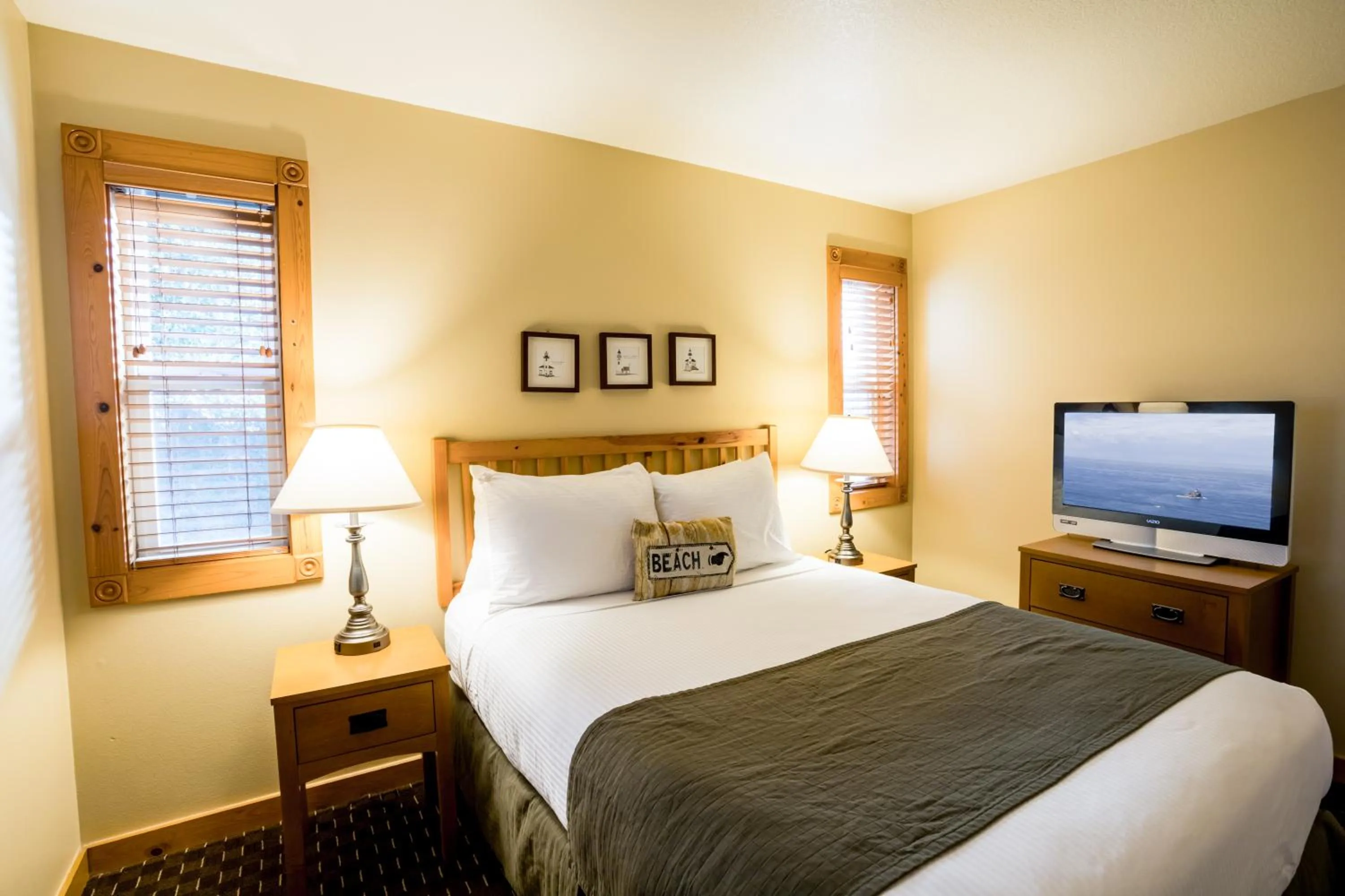 Bed in Lighthouse Inn