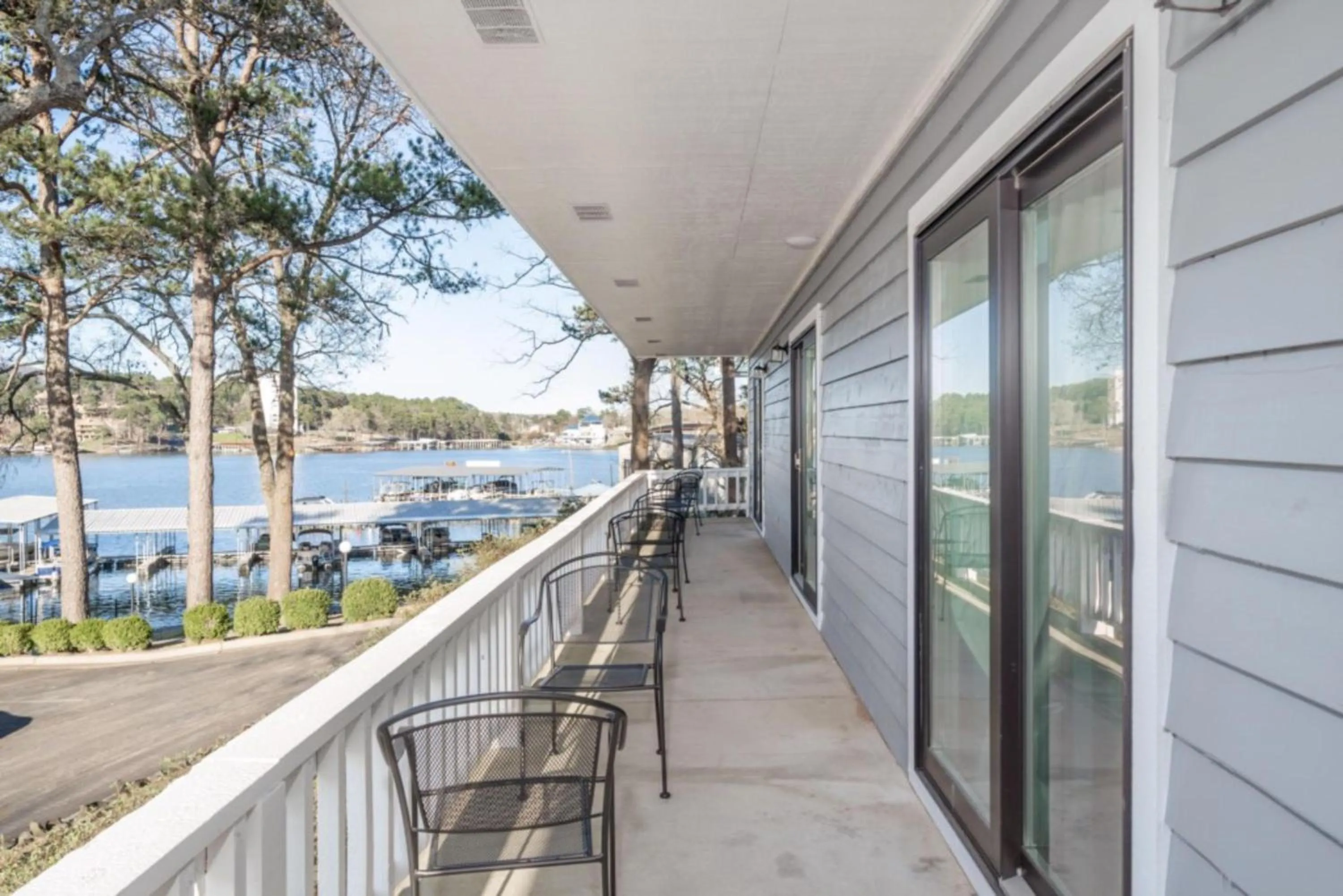 Area and facilities in The Hamilton - Lakefront & Studio Suites, Hot Springs