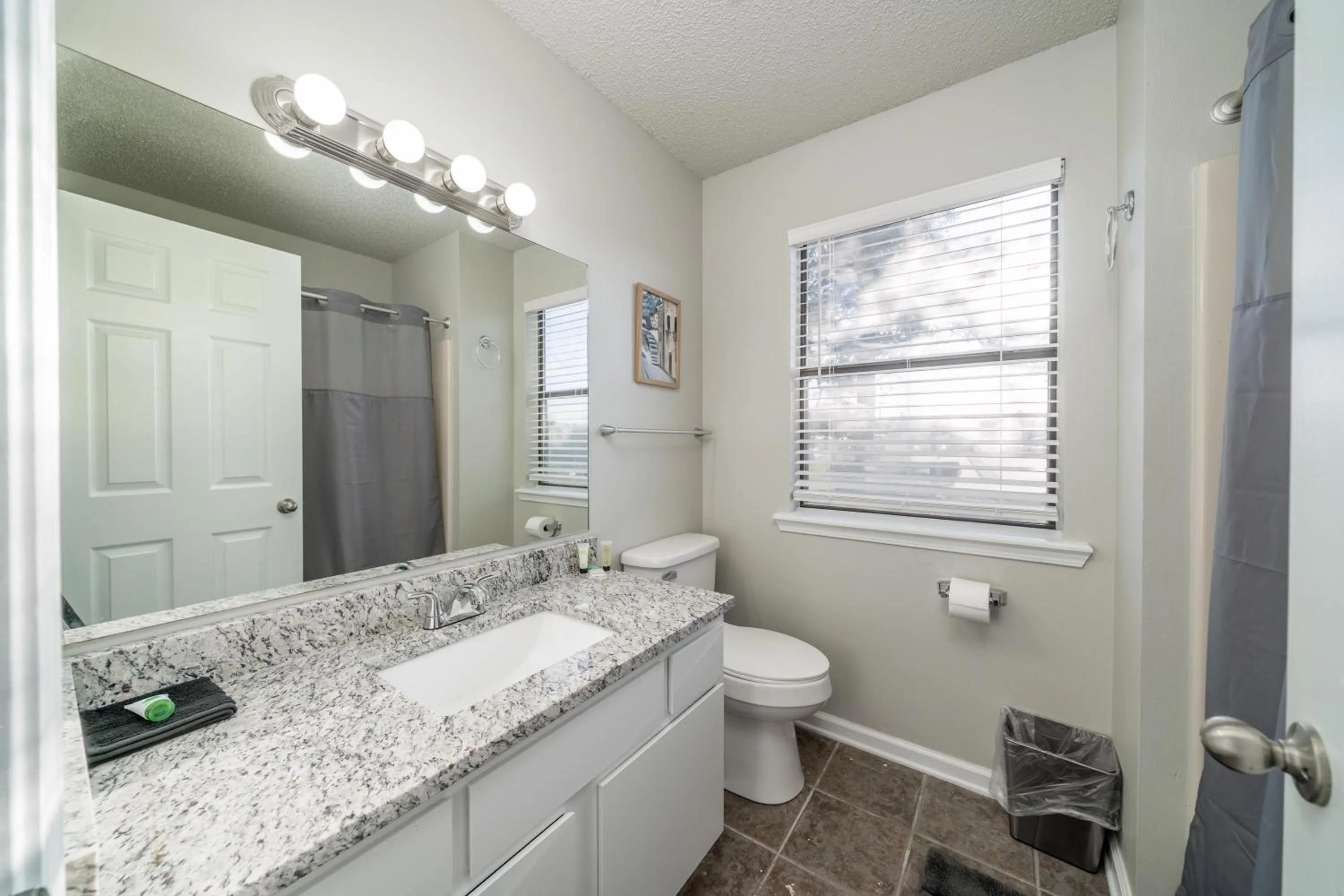 Property building in The Hamilton - Lakefront & Studio Suites, Hot Springs