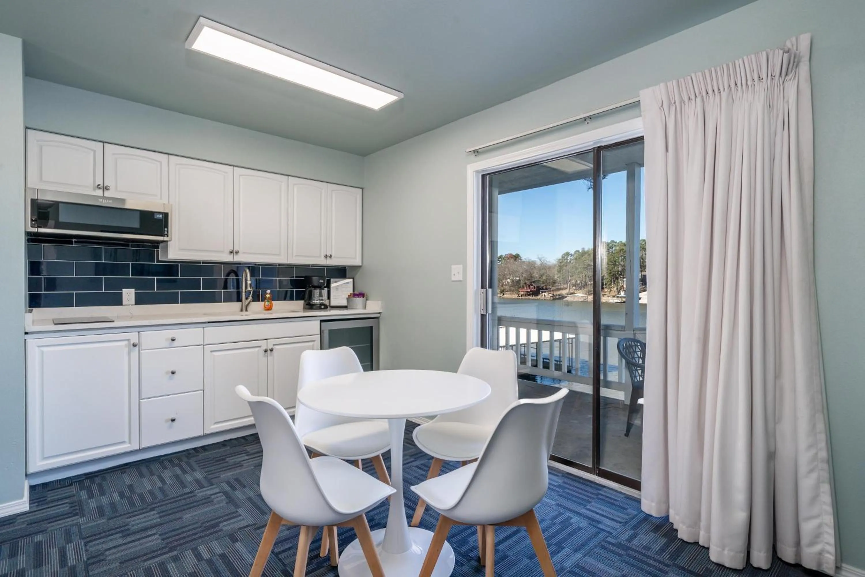 Property building in The Hamilton - Lakefront & Studio Suites, Hot Springs