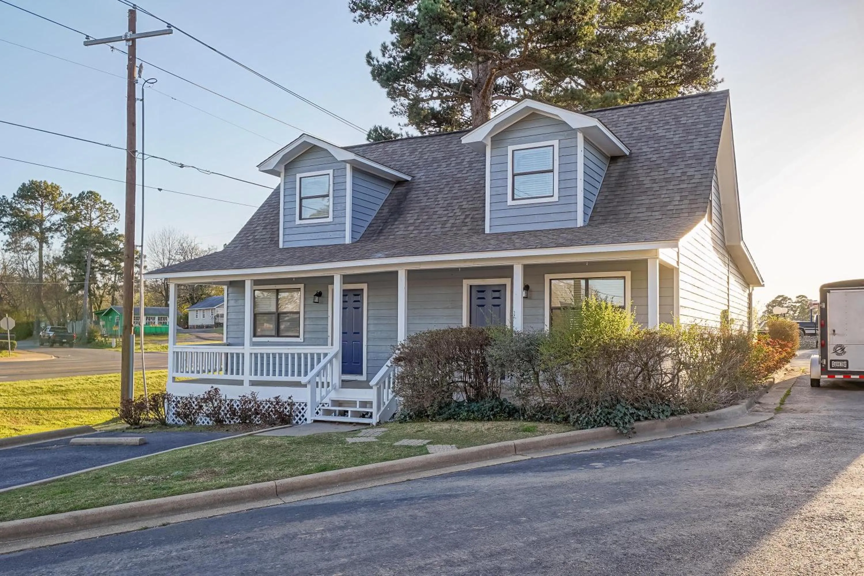 Property building in The Hamilton - Lakefront & Studio Suites, Hot Springs