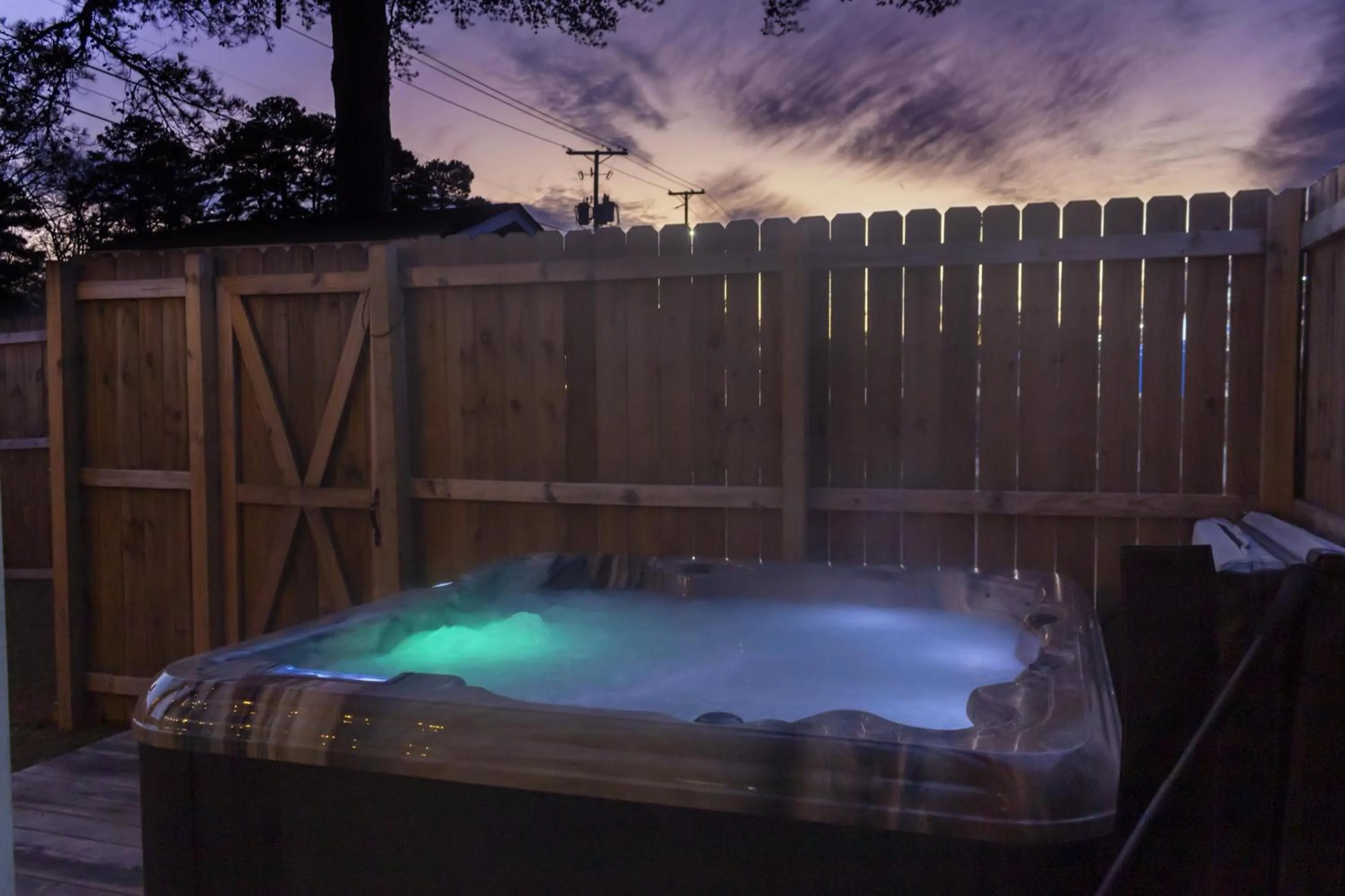 Property building in The Hamilton - Lakefront & Studio Suites, Hot Springs