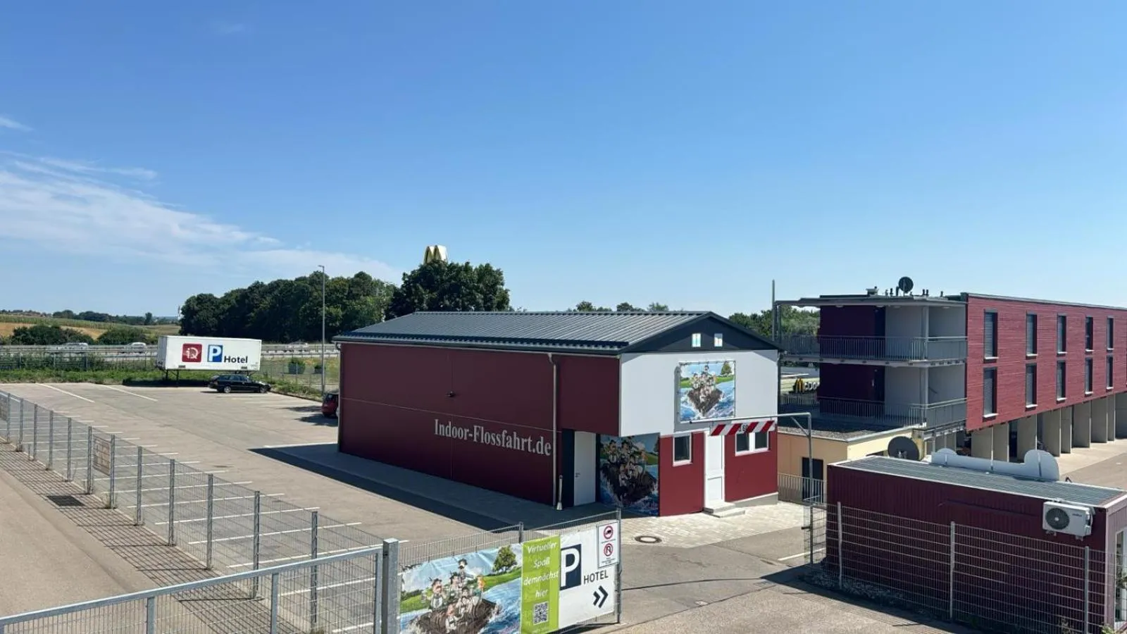 Property building in iQ-Hotel