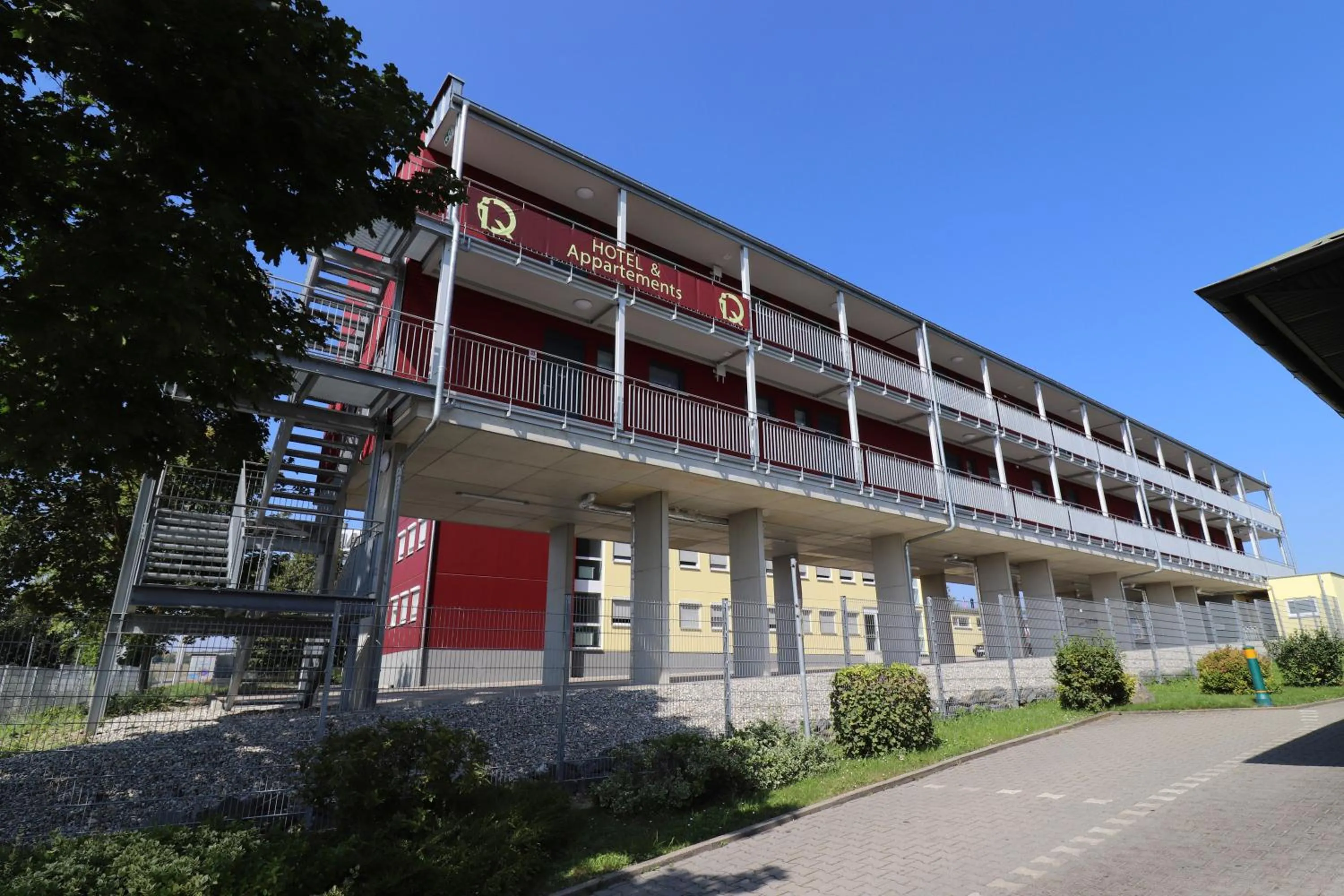 Property building in iQ-Hotel