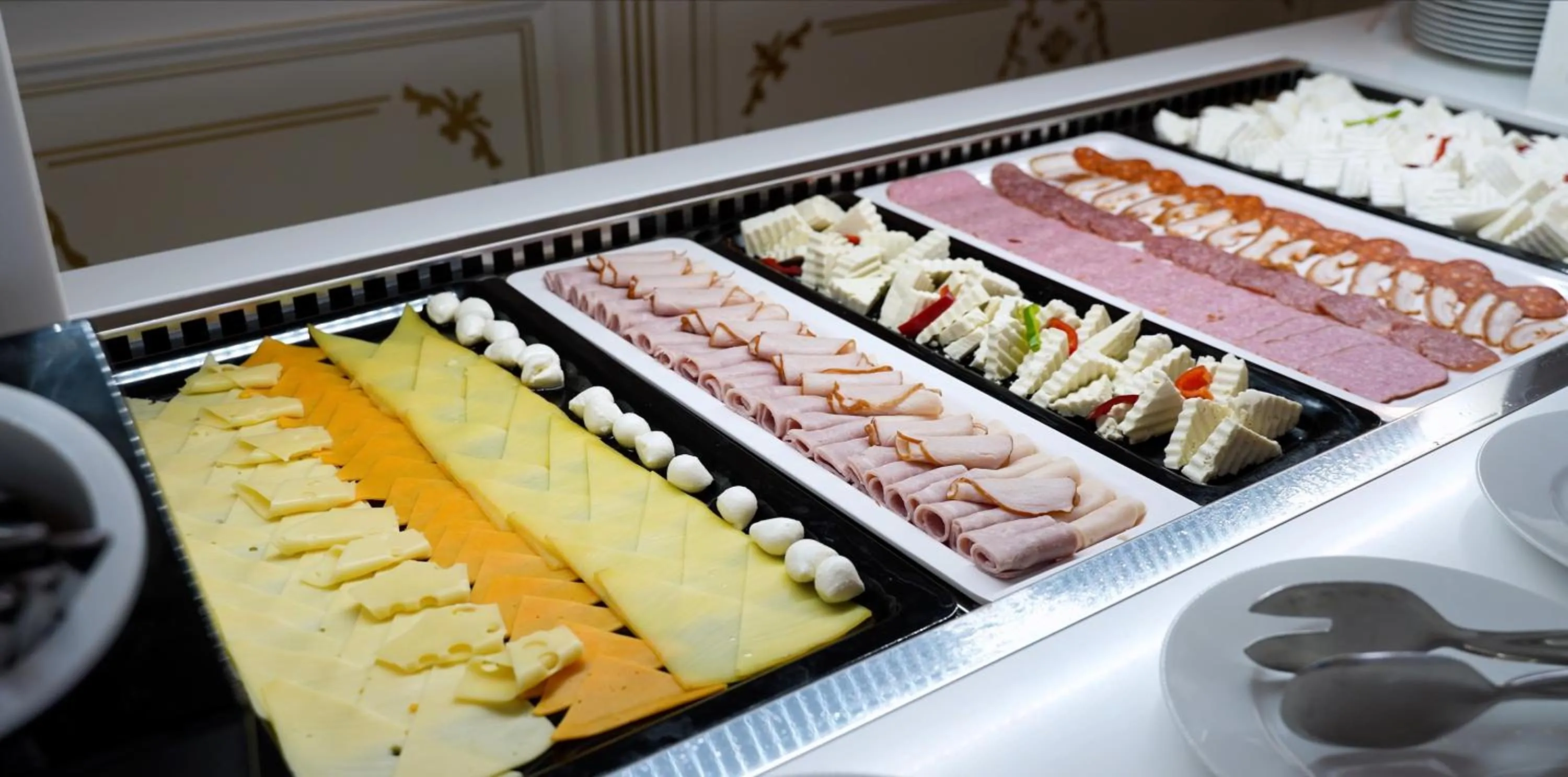 Buffet breakfast in Grand Hotel Caraiman