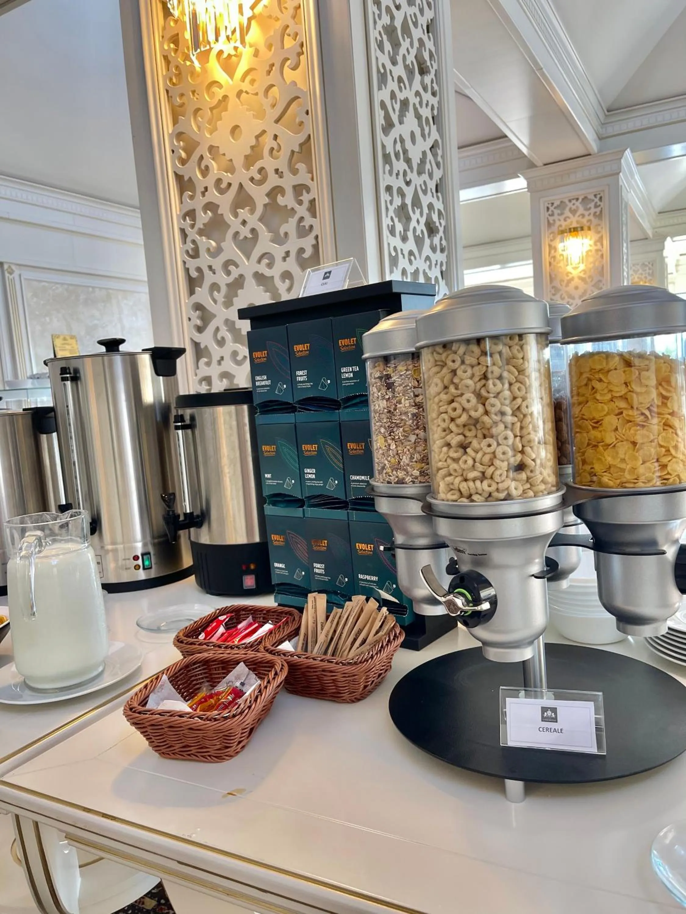 Coffee/tea facilities in Grand Hotel Caraiman