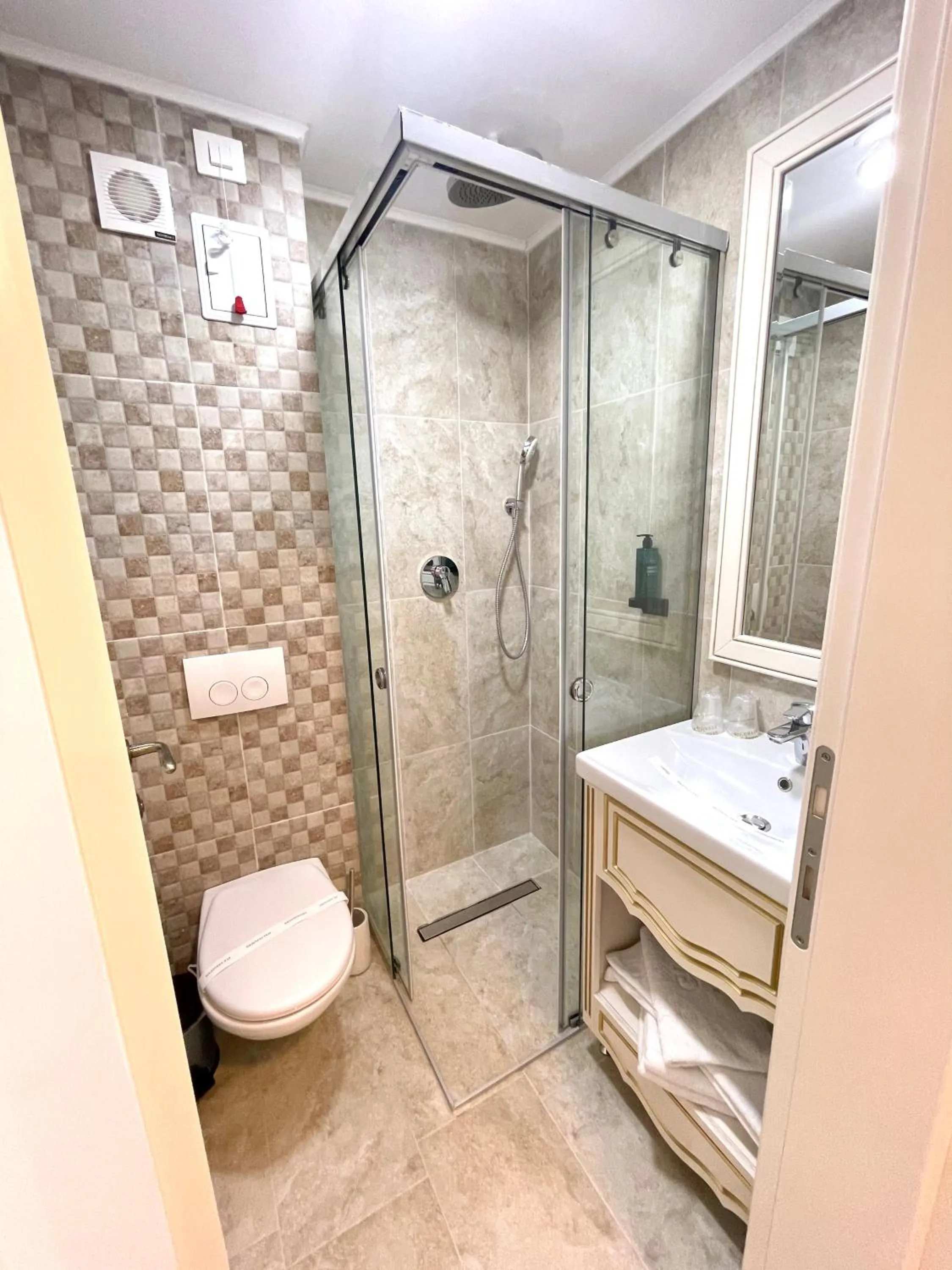 Bathroom in Grand Hotel Caraiman