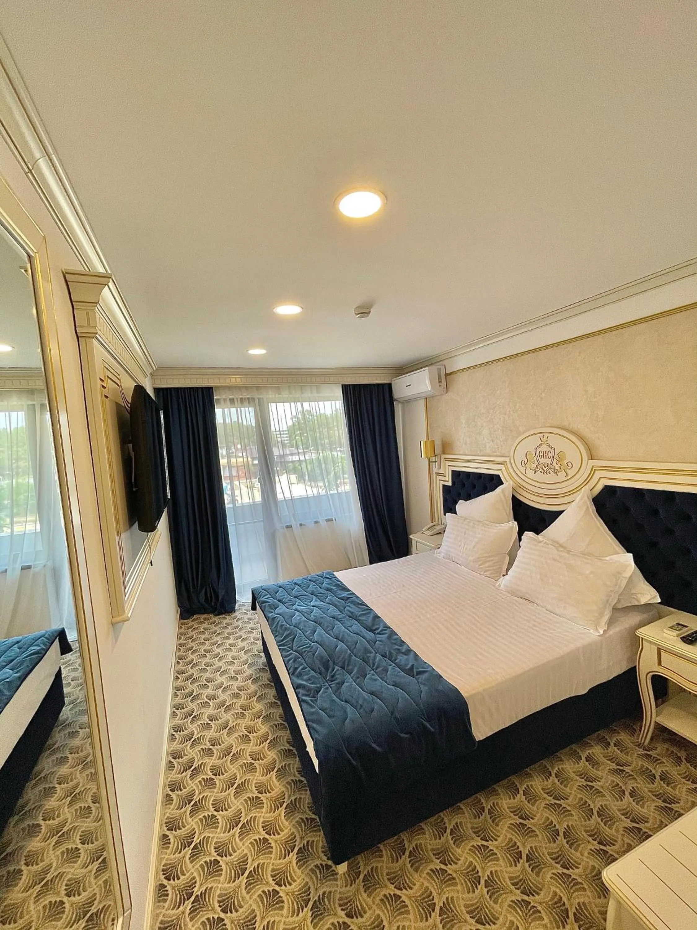 Bed in Grand Hotel Caraiman